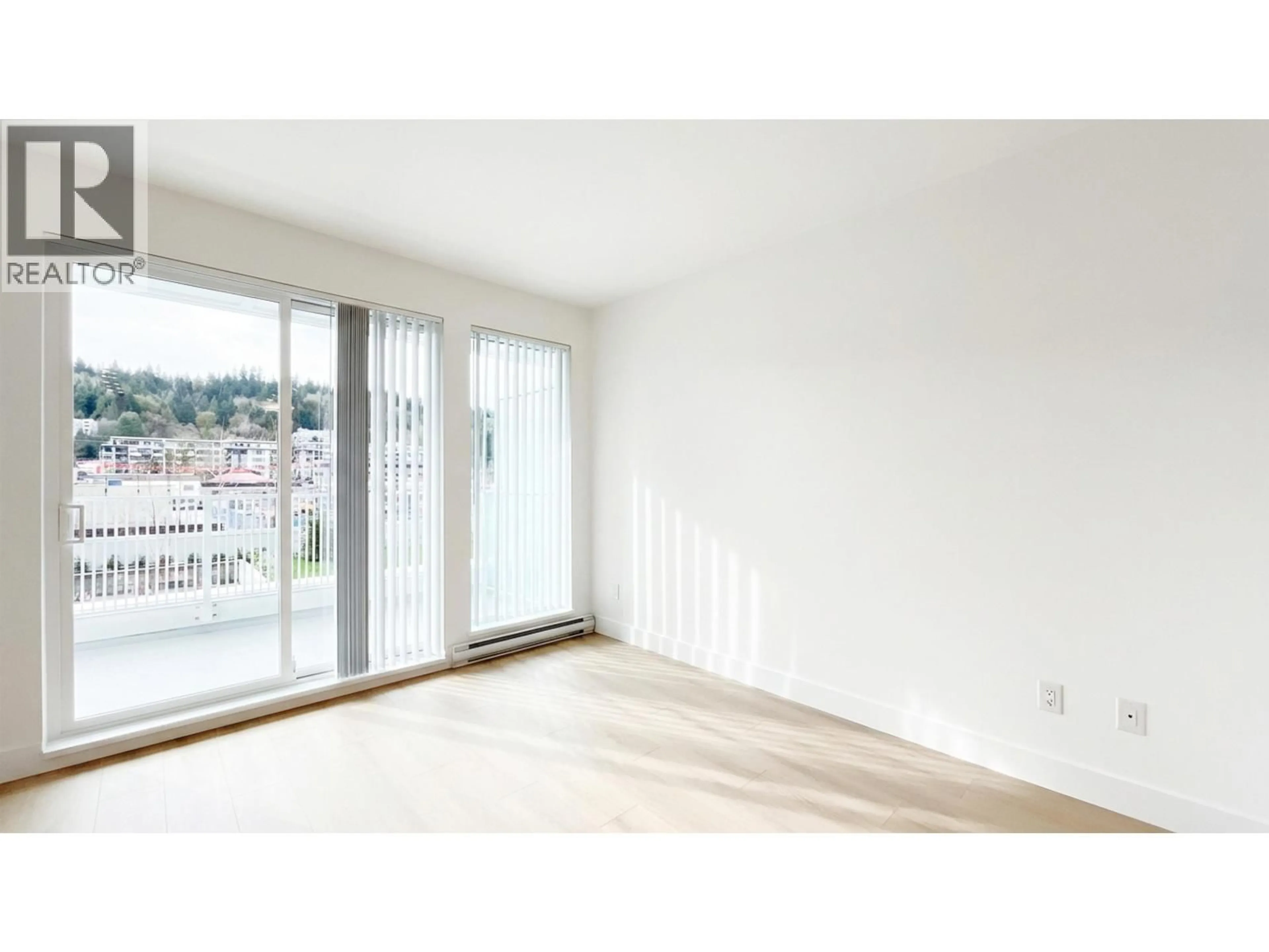A pic of a room for 302 - 3055 MURRAY STREET, Port Moody British Columbia V3H1X3
