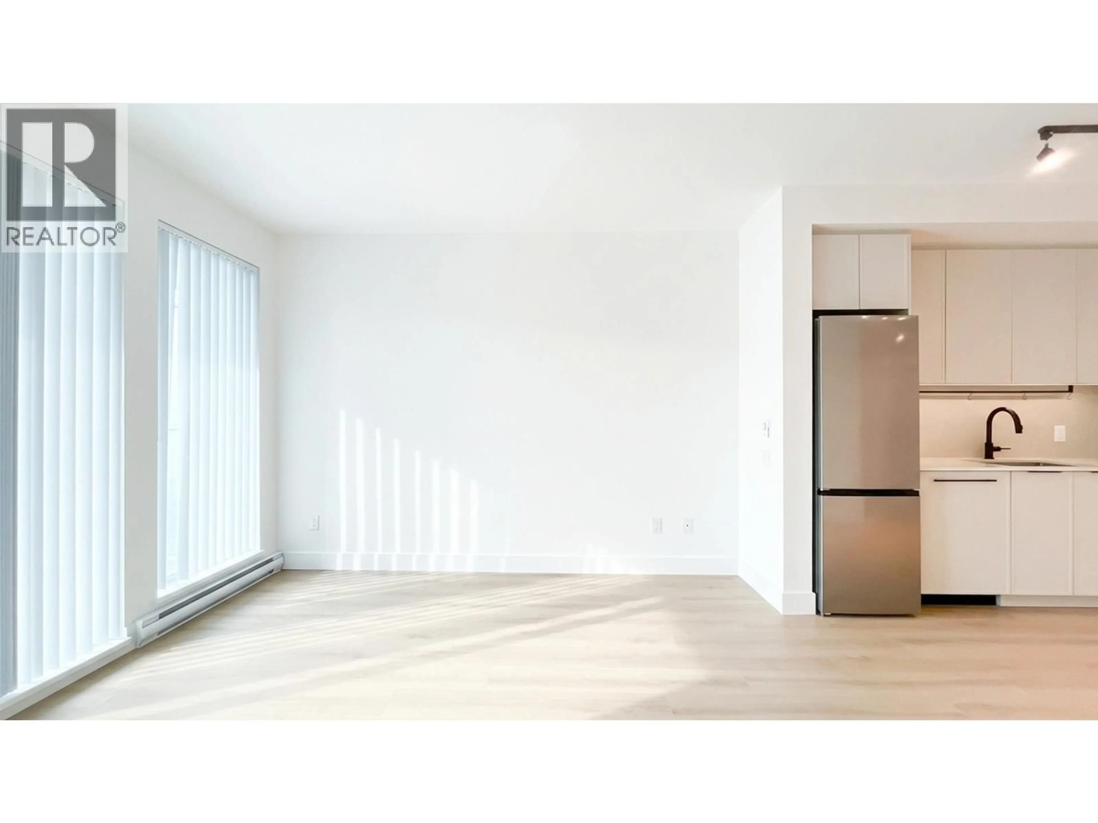 A pic of a room for 302 - 3055 MURRAY STREET, Port Moody British Columbia V3H1X3