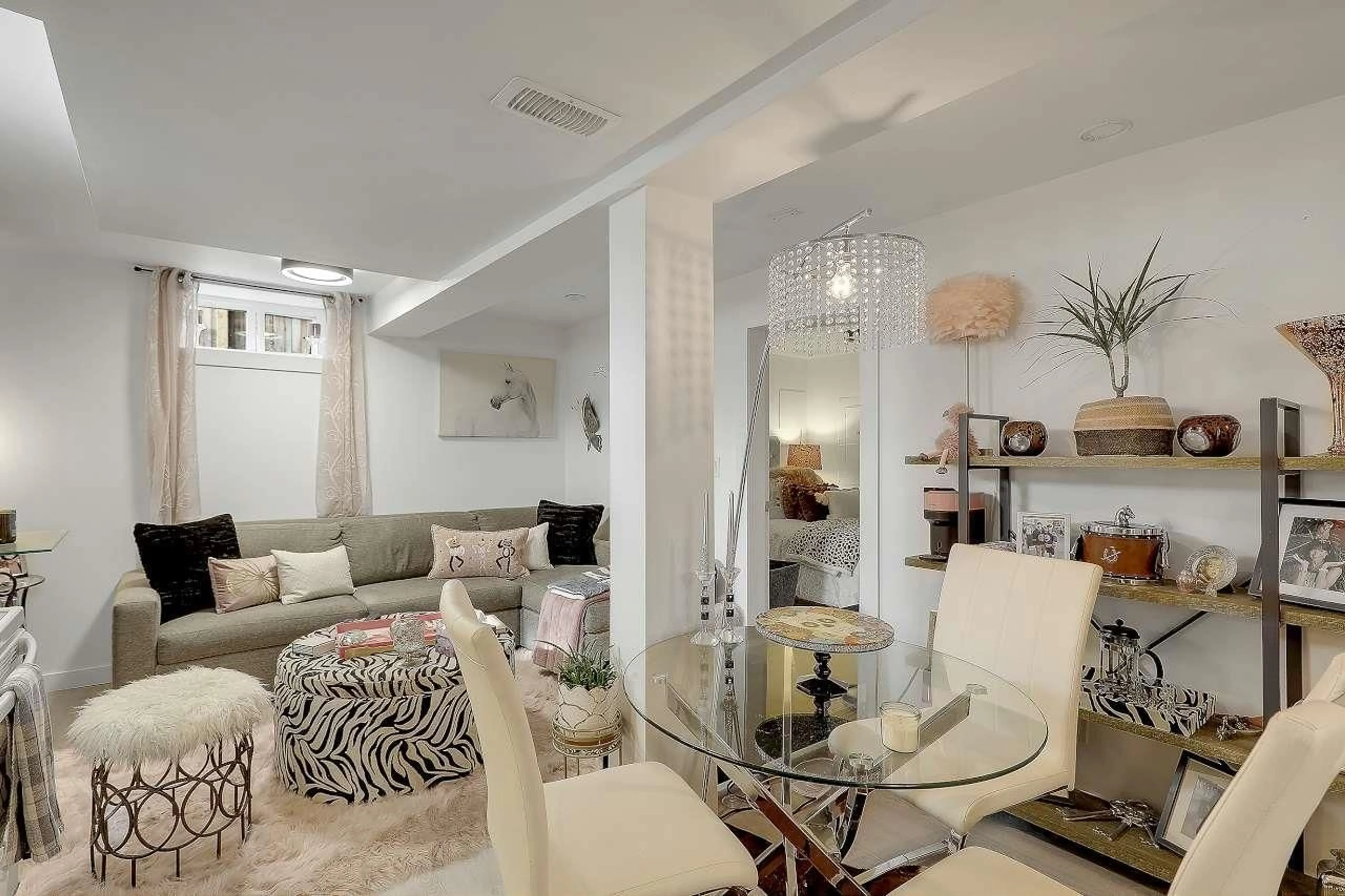 Living room with furniture, unknown for 45870 HENLEY AVENUE, Chilliwack British Columbia V2P3J9