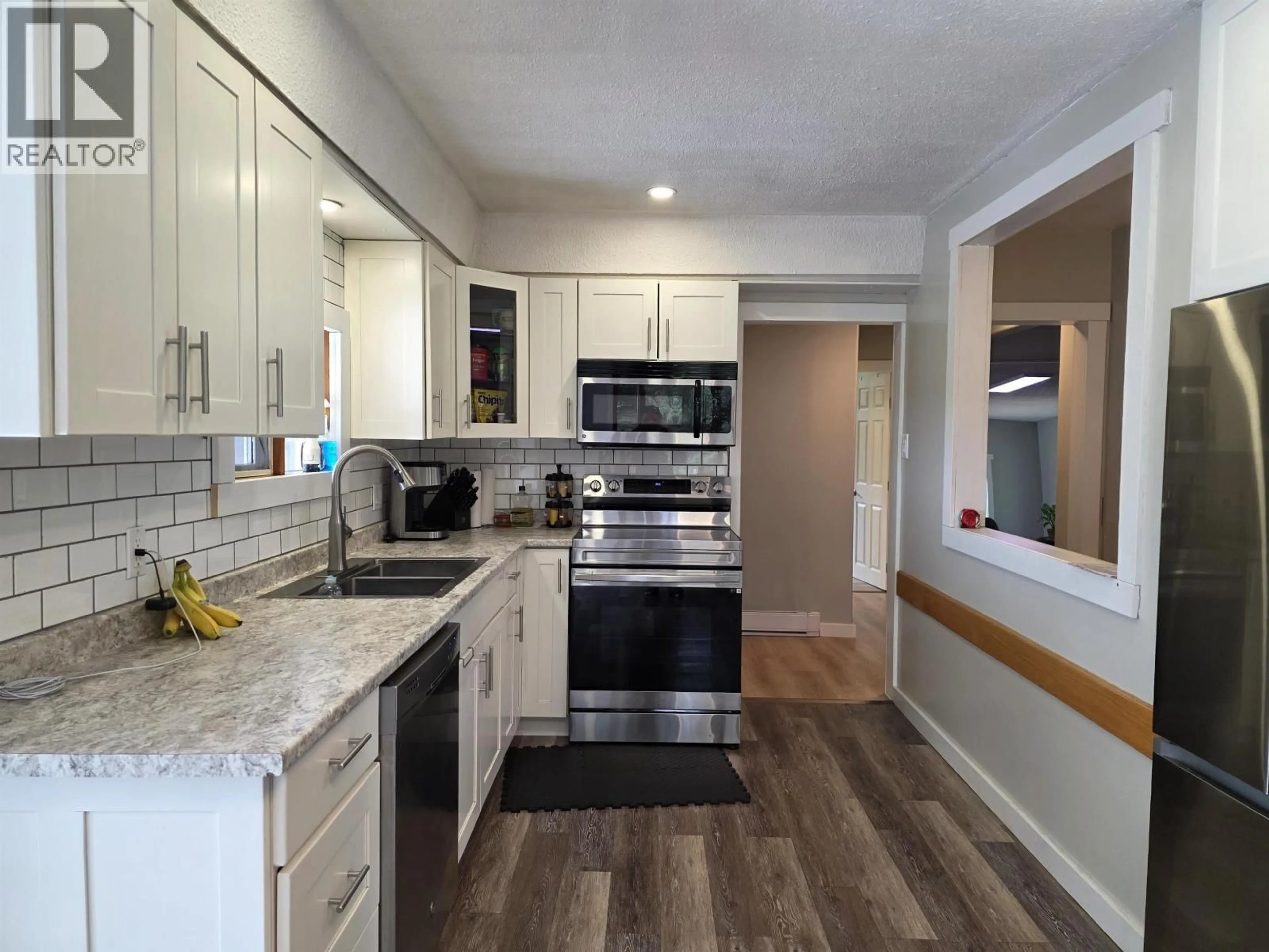 Open concept kitchen, ceramic/tile floor for 2512 DOMINION AVENUE, Houston British Columbia V0J1Z0