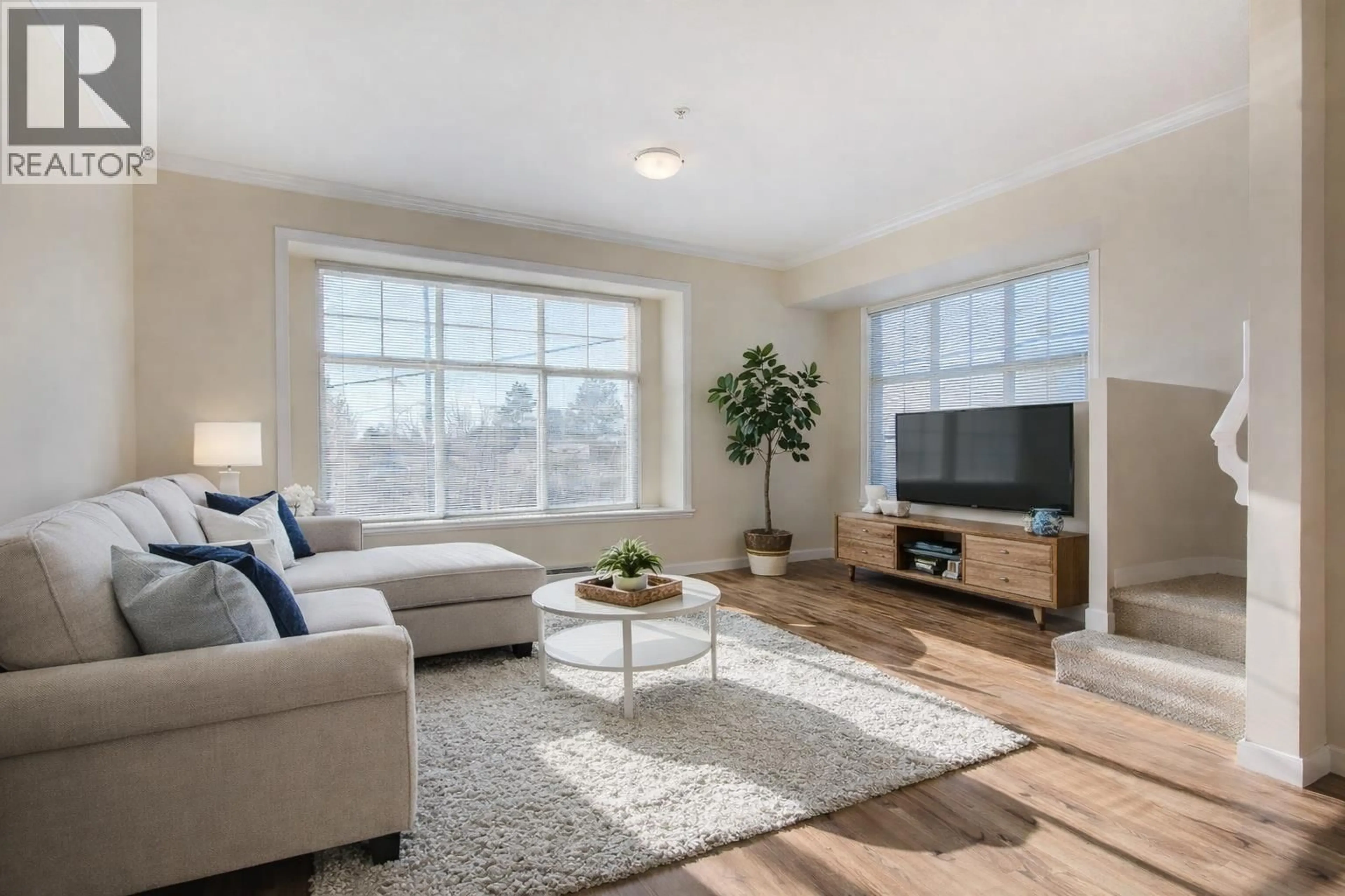 Living room with furniture, unknown for 1 - 22466 NORTH AVENUE, Maple Ridge British Columbia V2X9V8