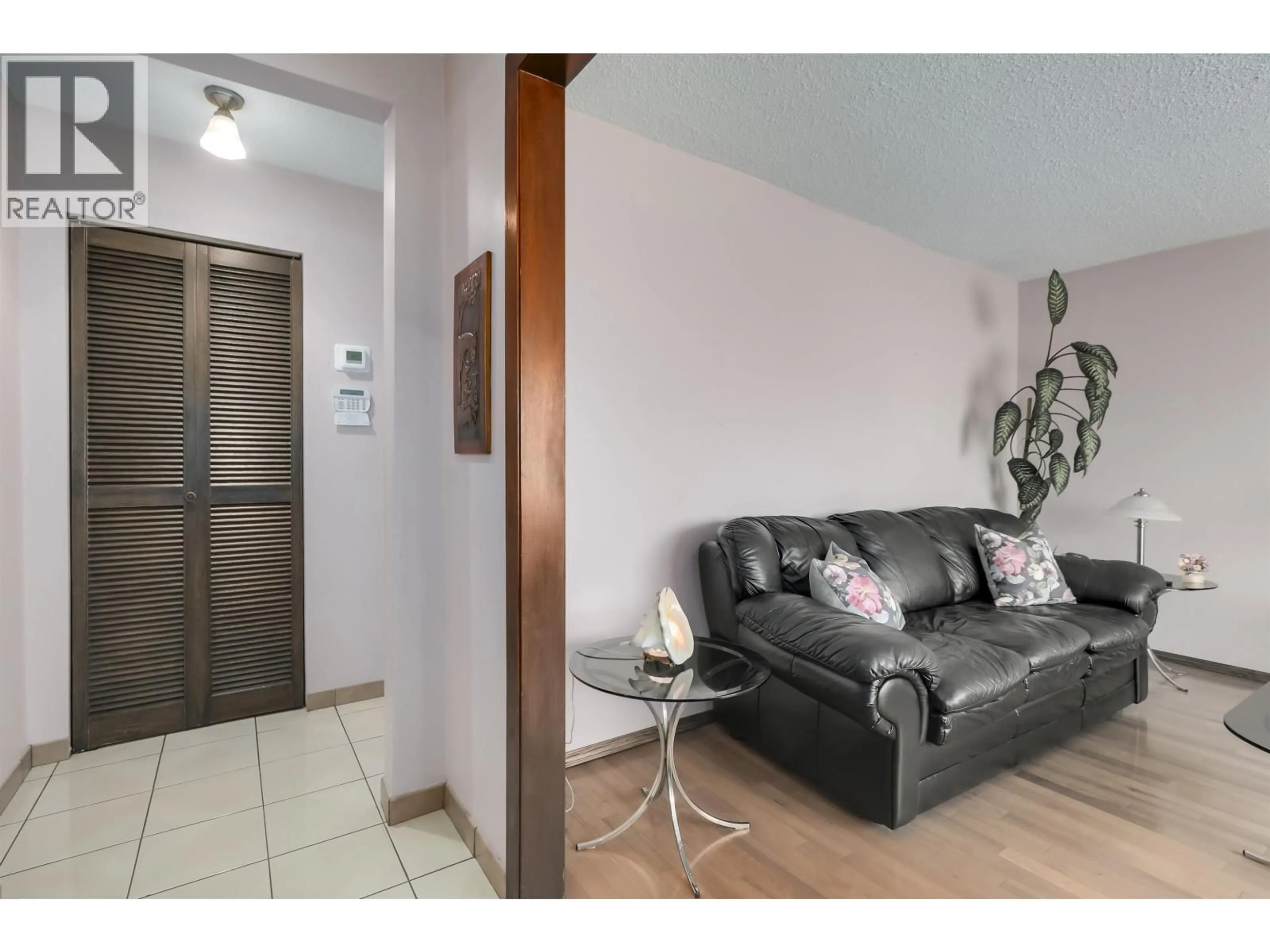 Unknown for 2636 TRIUMPH STREET, Vancouver British Columbia V5K1S9