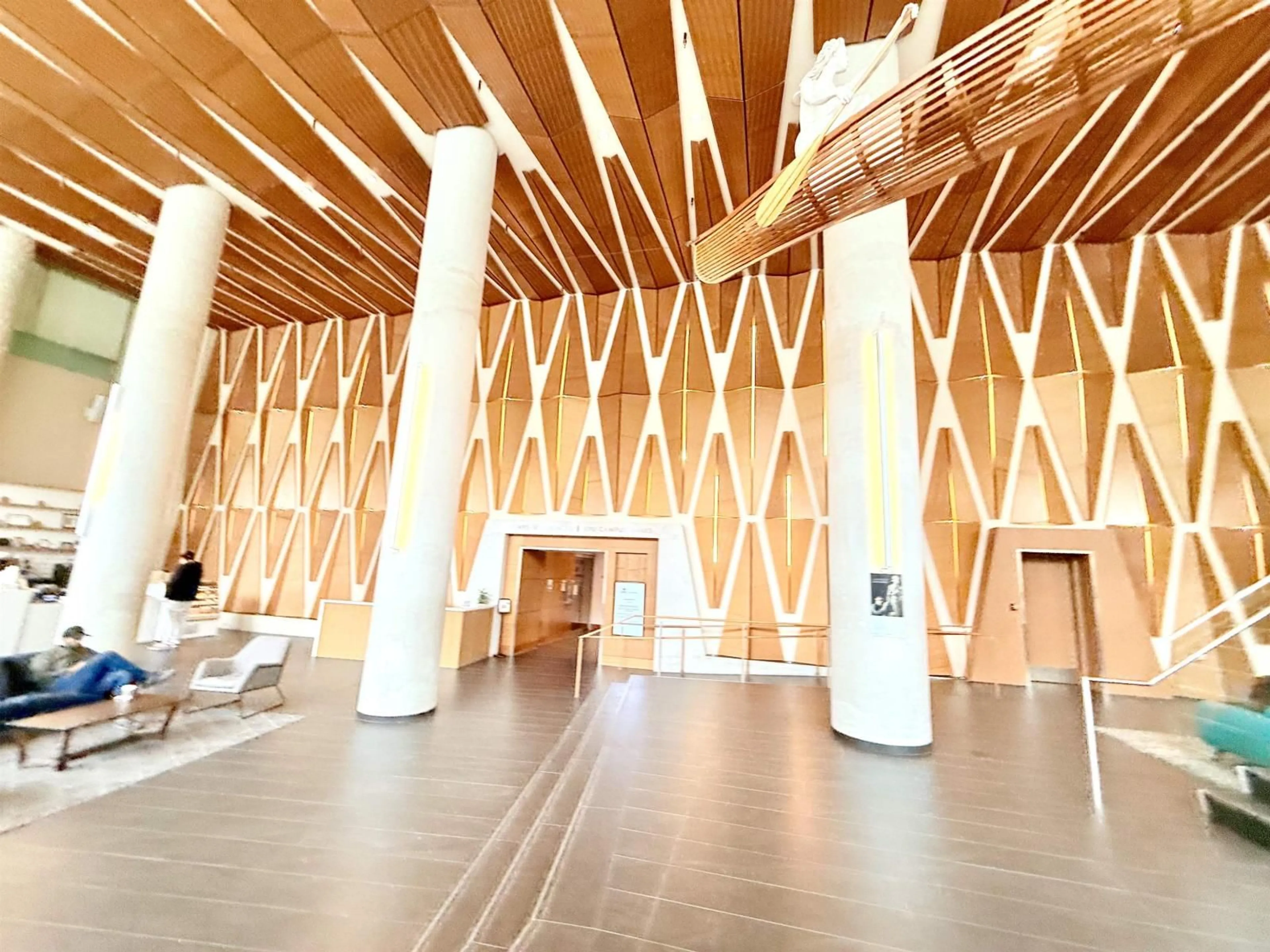 Indoor foyer for 2710 - 13495 CENTRAL AVENUE, Surrey British Columbia V3T0K2