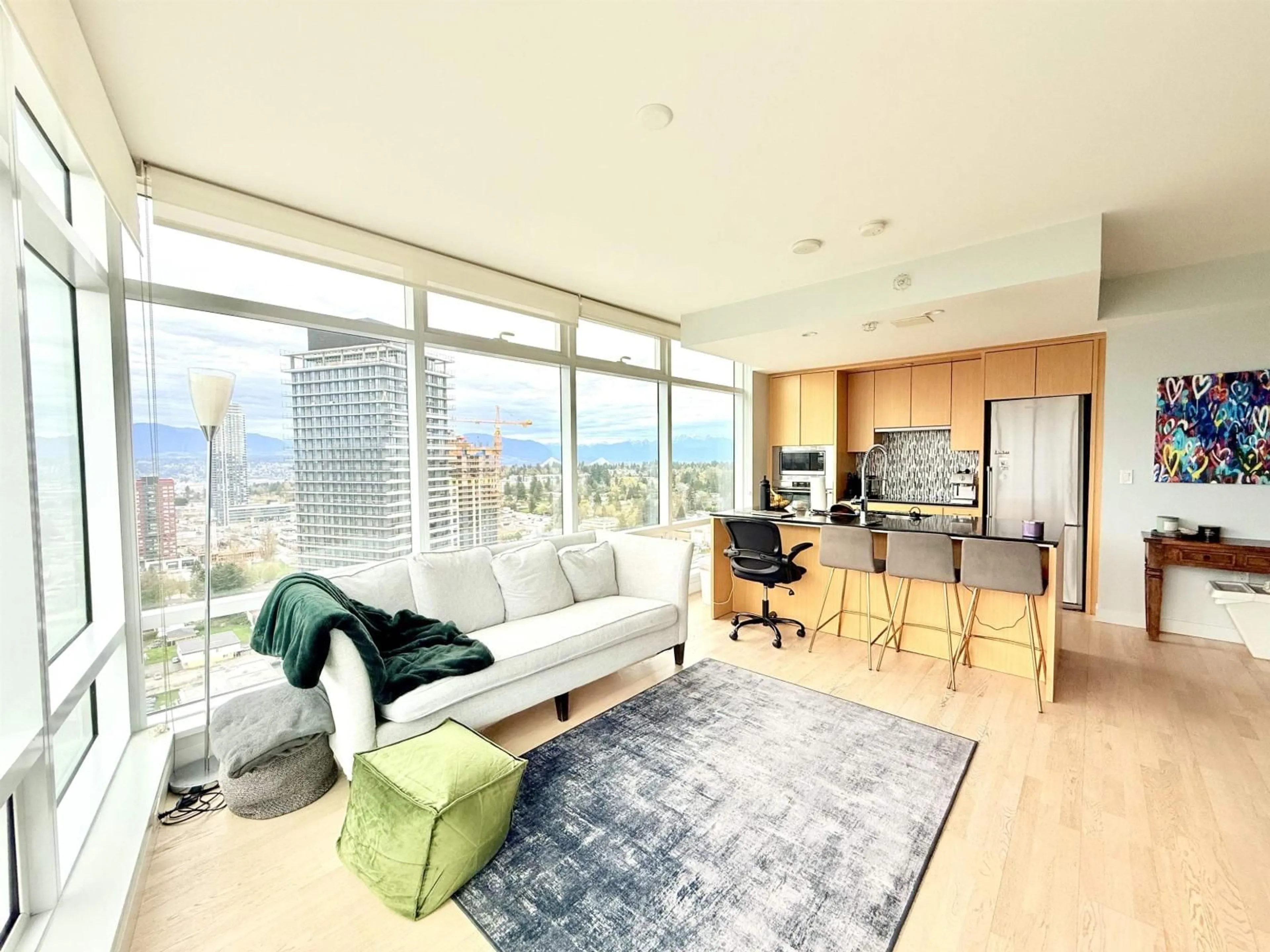 Living room with furniture, unknown for 2710 - 13495 CENTRAL AVENUE, Surrey British Columbia V3T0K2