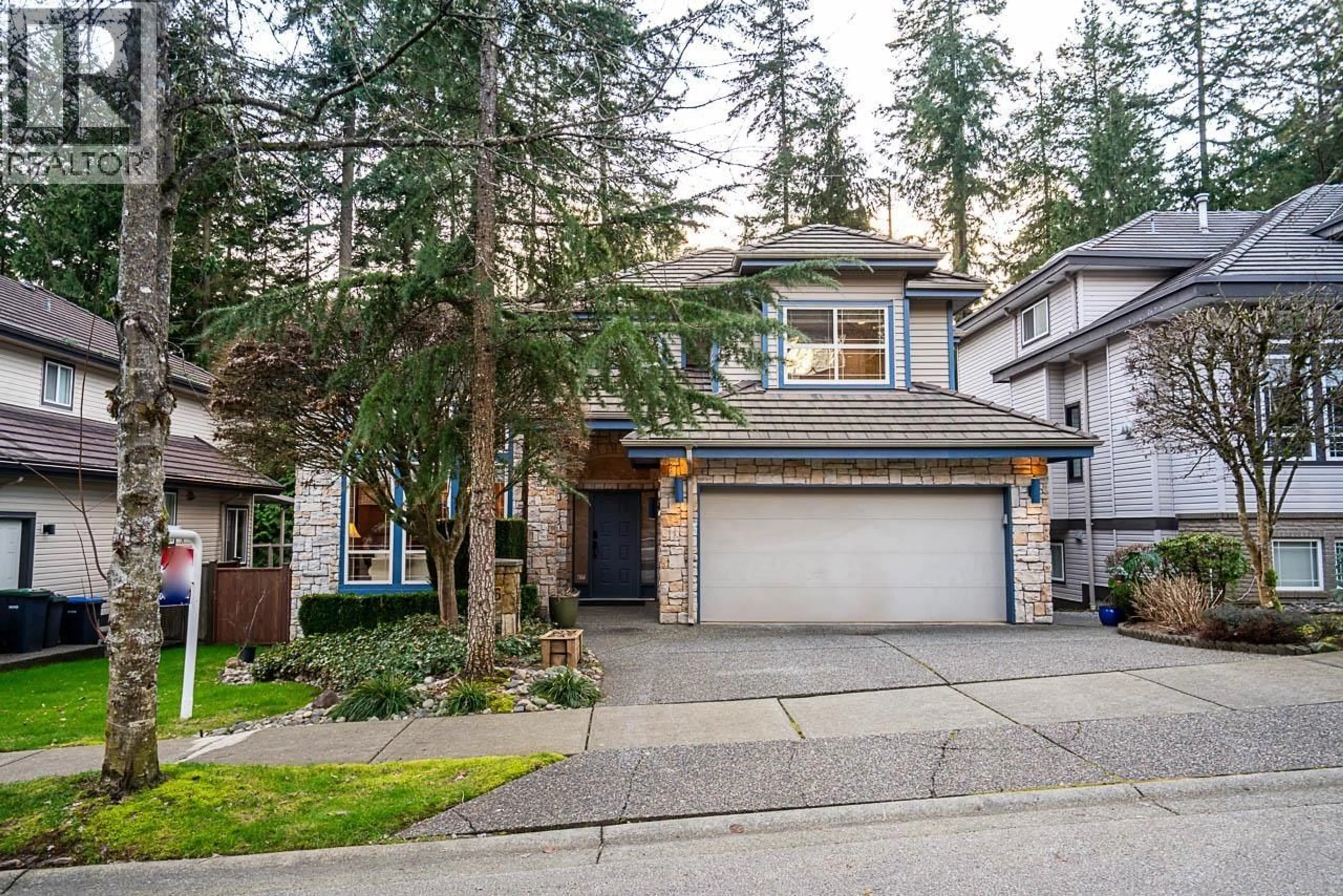 Home with vinyl exterior material, street for 76 EAGLE PASS, Port Moody British Columbia V3H5E7