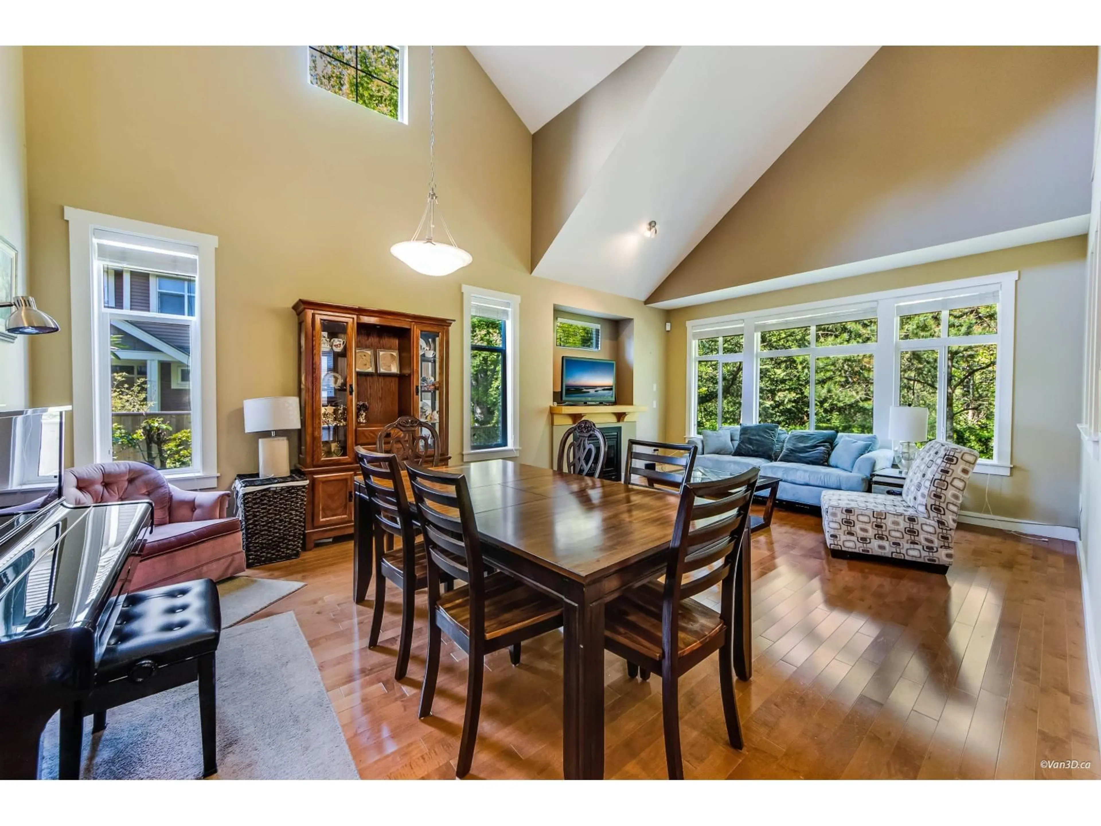 Dining room, wood/laminate floor for 7 - 15255 36 AVENUE, Surrey British Columbia V3Z0Y4