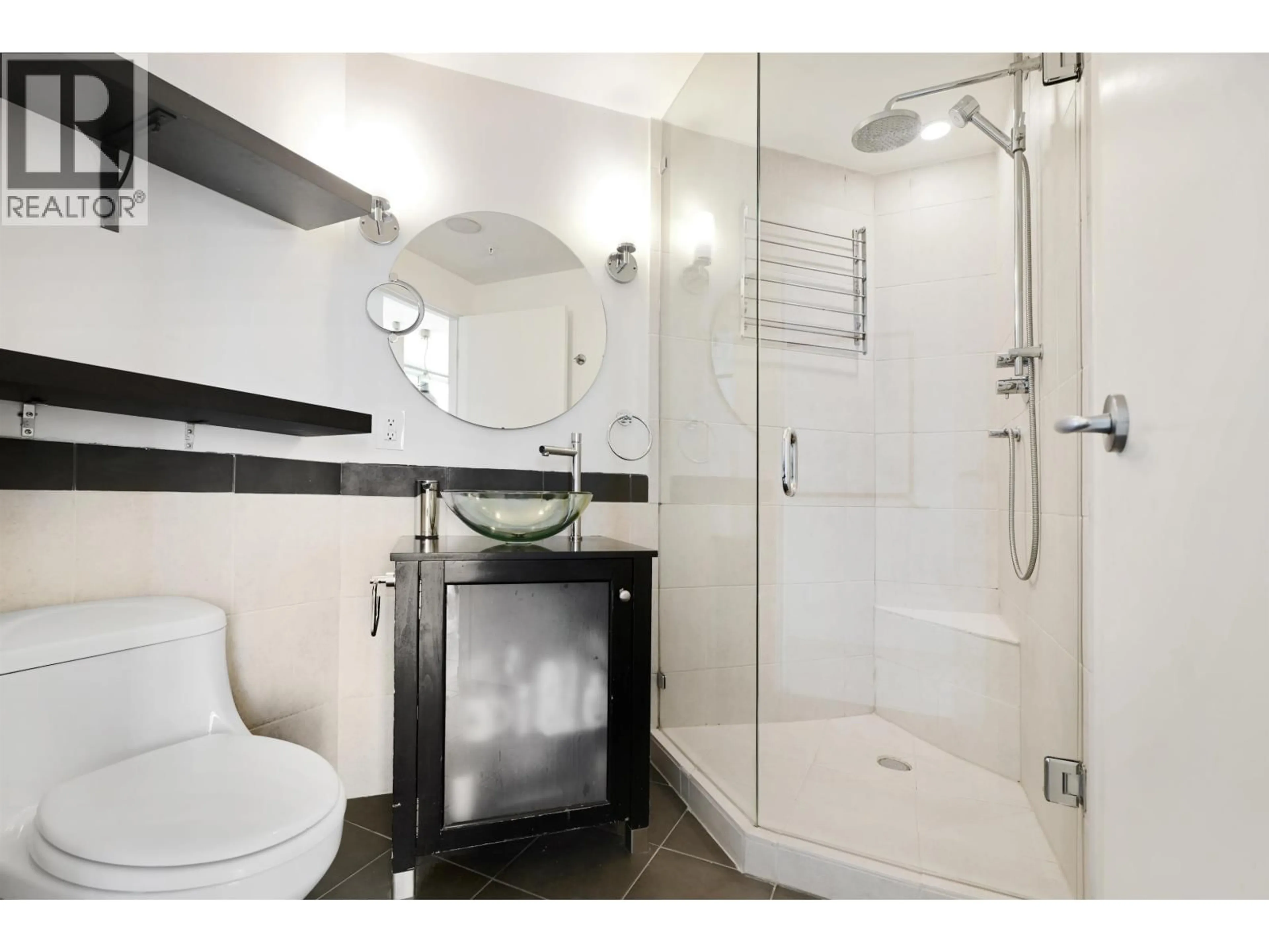 Standard bathroom, ceramic/tile floor for 2103 - 907 BEACH AVENUE, Vancouver British Columbia V6Z2R3