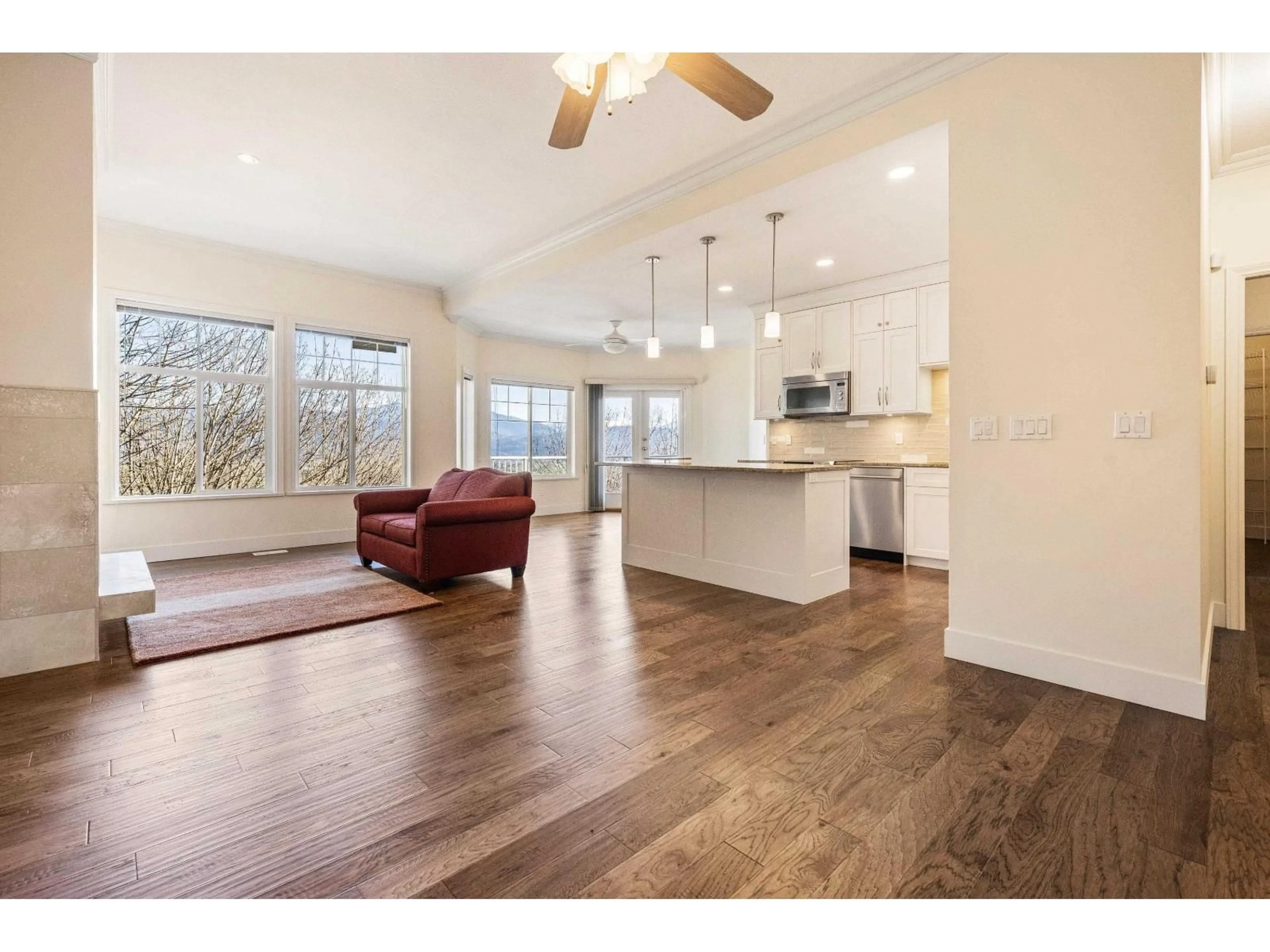 Open concept kitchen, wood/laminate floor for 7 - 35537 EAGLE MOUNTAIN DRIVE, Abbotsford British Columbia V3G2Z4