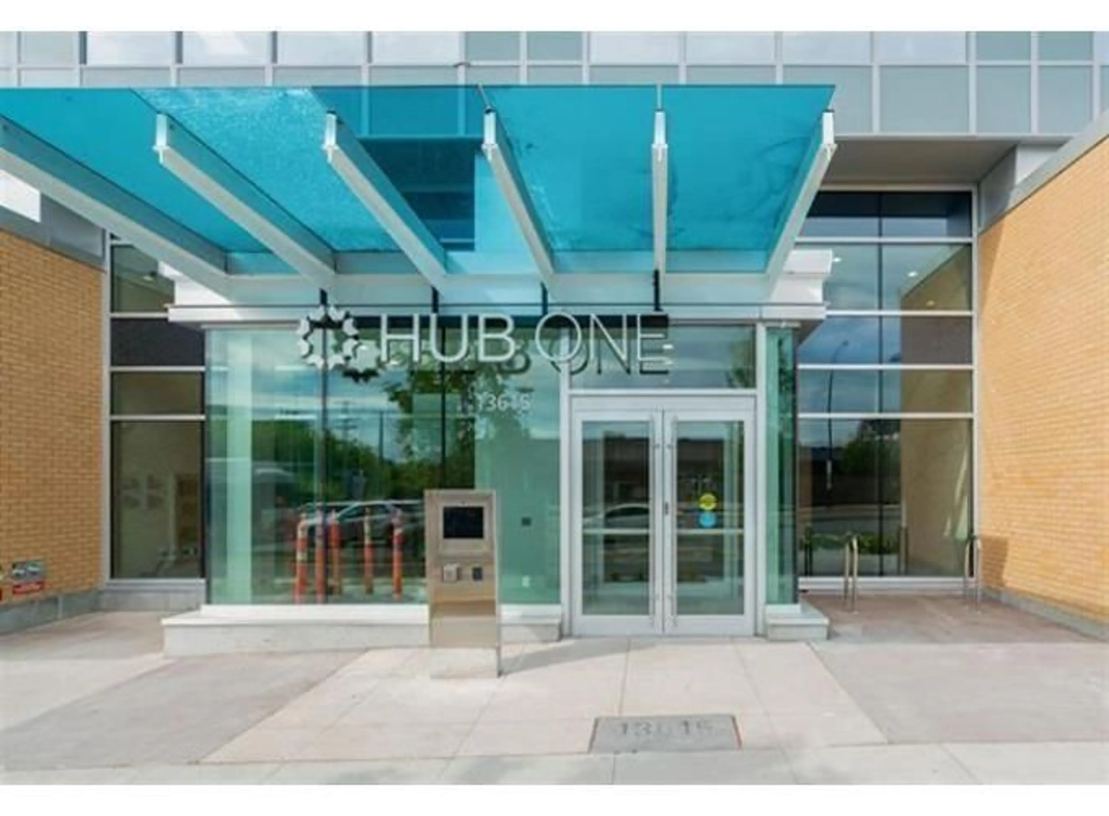 Indoor foyer for 2704 - 13615 FRASER HIGHWAY, Surrey British Columbia V3T0P7