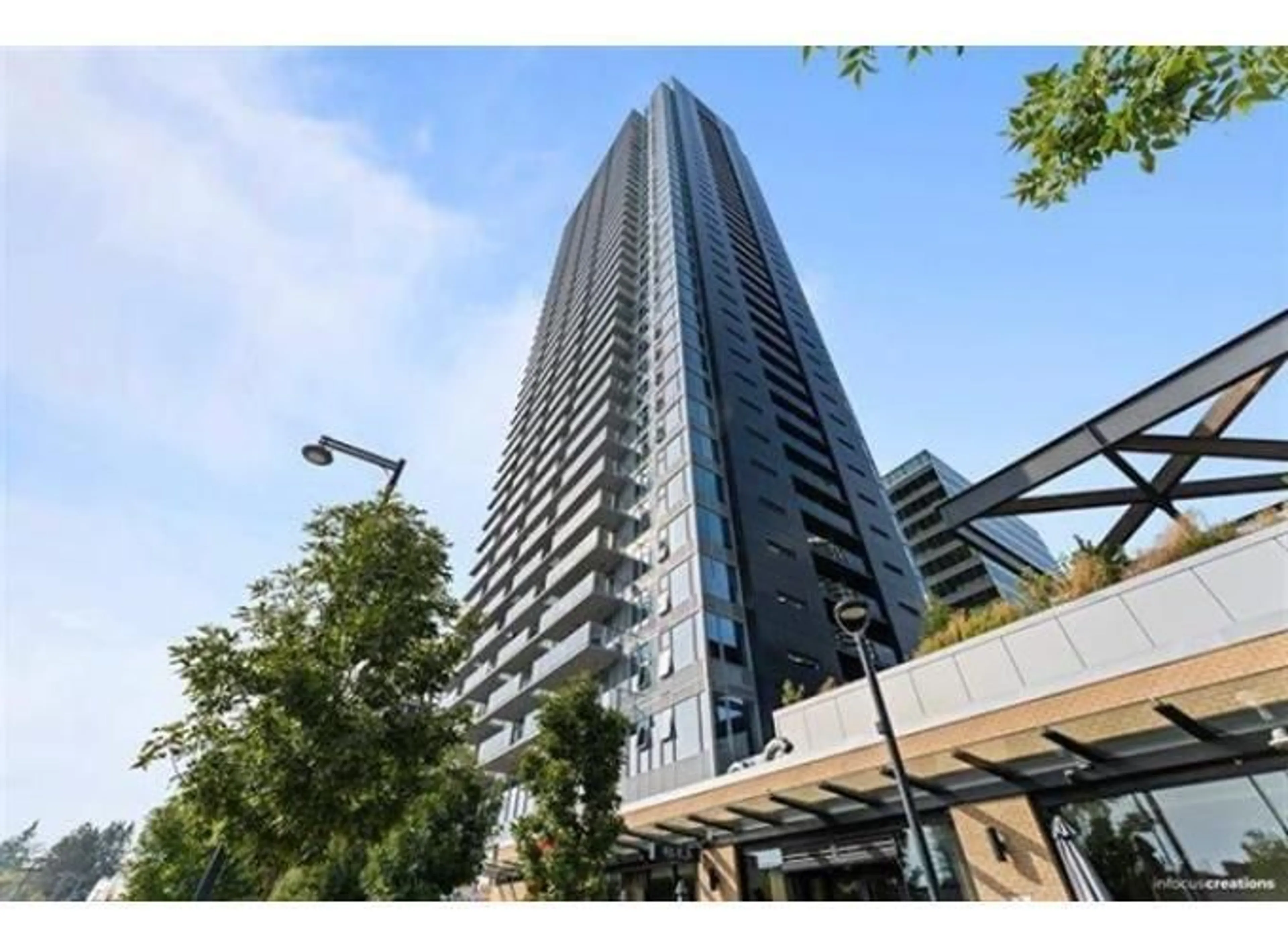 Indoor foyer for 2704 - 13615 FRASER HIGHWAY, Surrey British Columbia V3T0P7