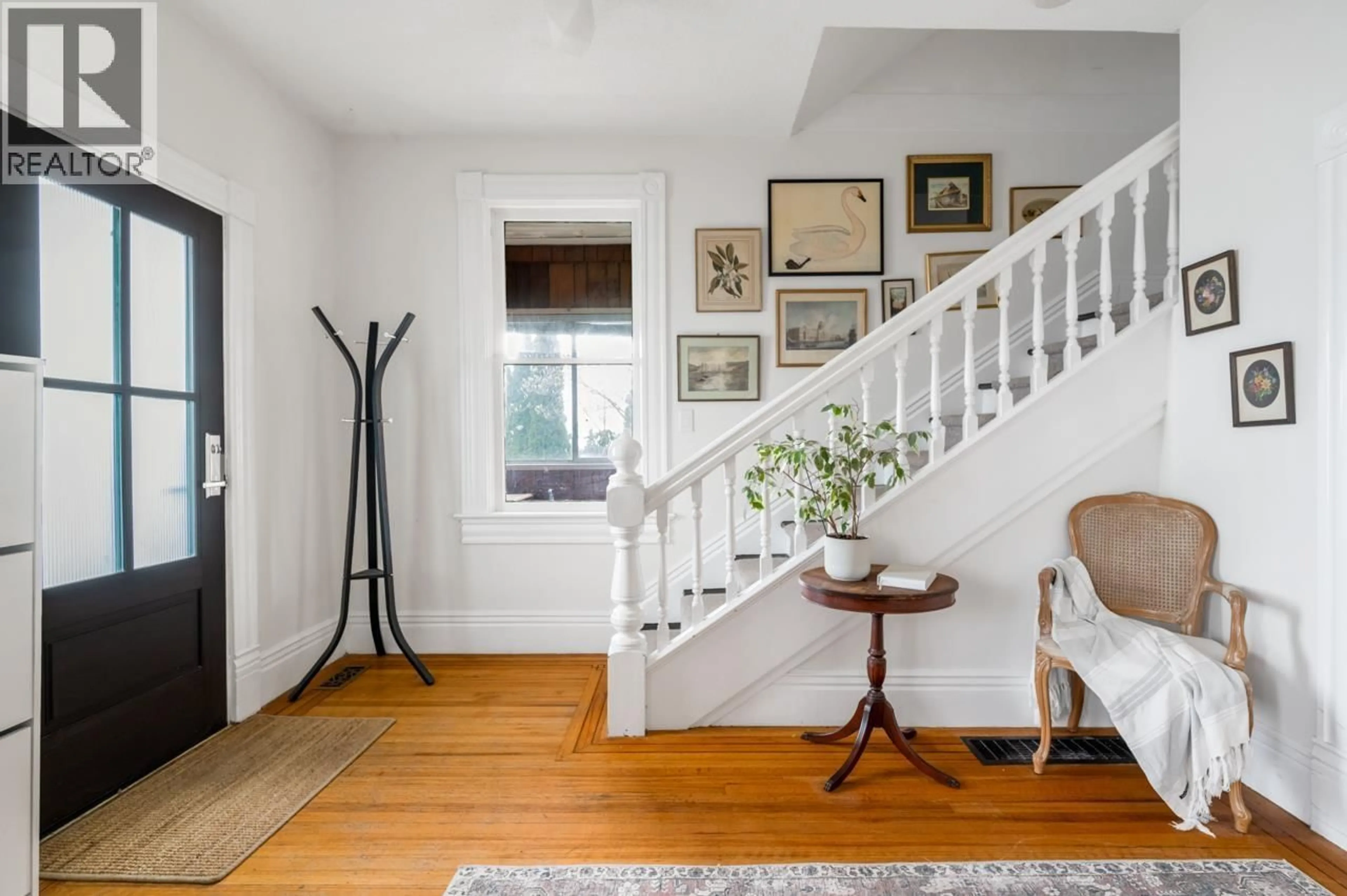 Indoor entryway for 1311 NANAIMO STREET, New Westminster British Columbia V3M2G1