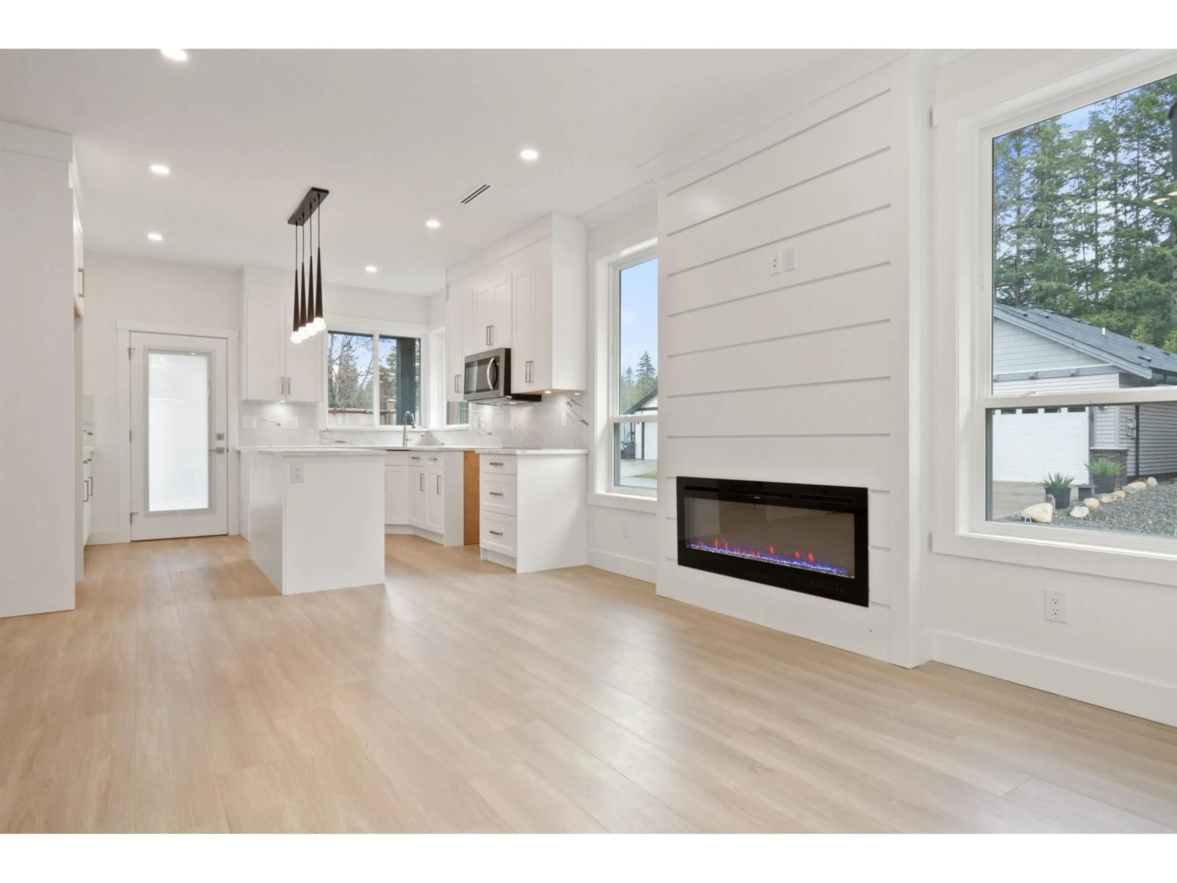 Open concept kitchen, wood/laminate floor for 48 - 20118 BEACON ROAD, Hope British Columbia V0X1L2