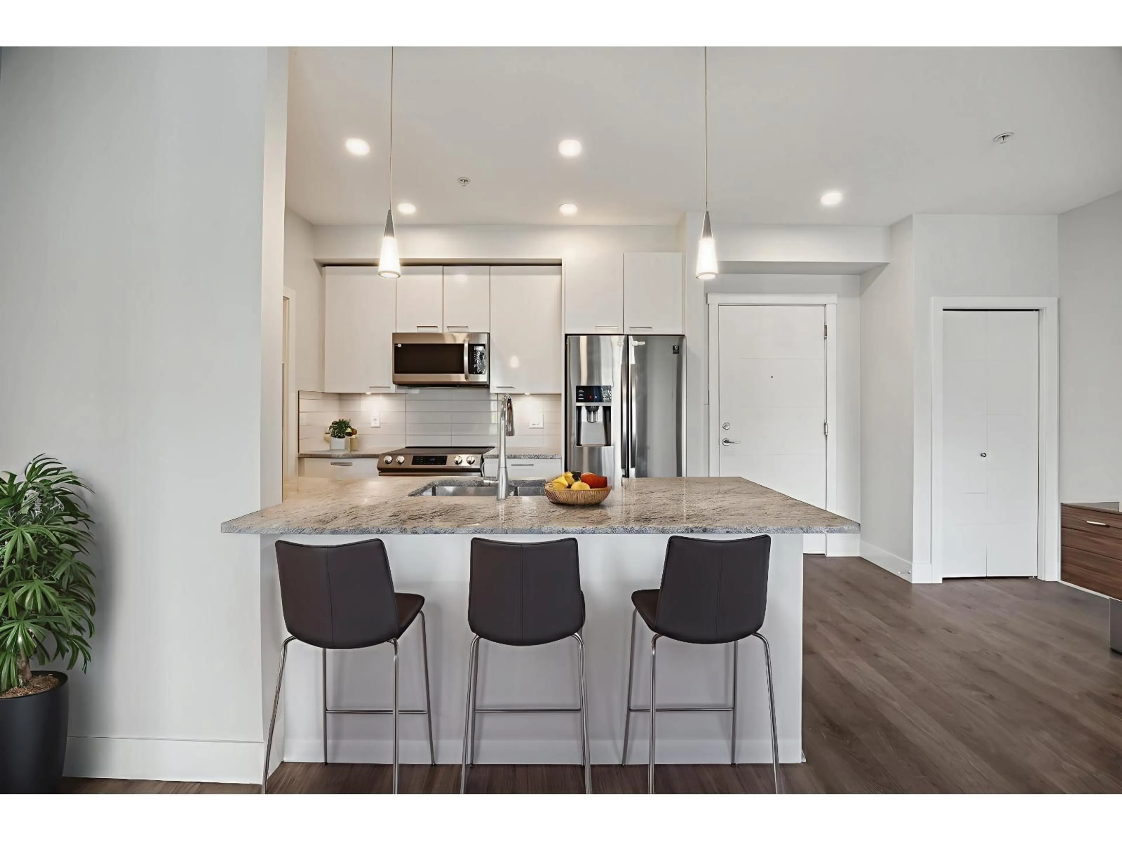 Open concept kitchen, unknown for 208 - 5485 BRYDON CRESCENT, Langley British Columbia V3A0N5