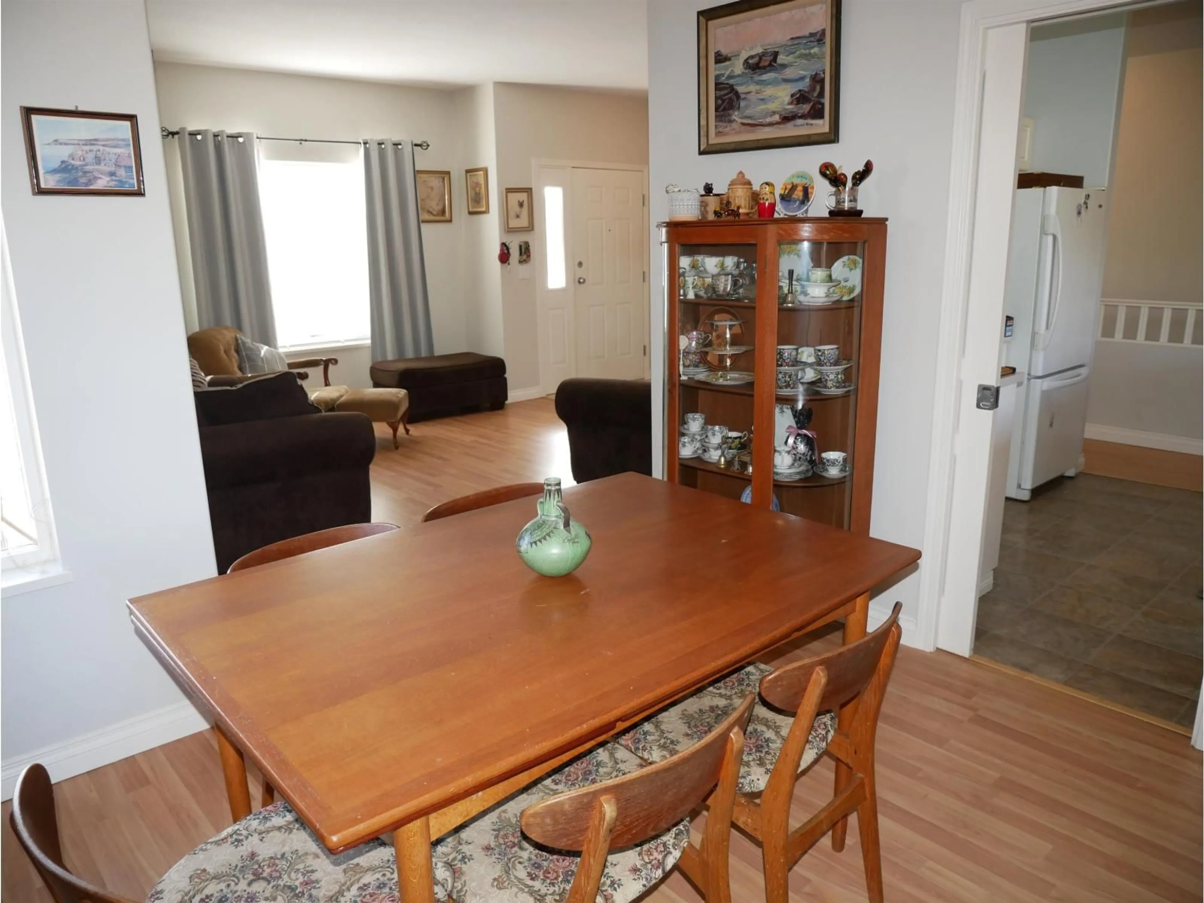Dining room, wood/laminate floor for 148 - 33751 SEVENTH AVENUE, Mission British Columbia V2V7C2