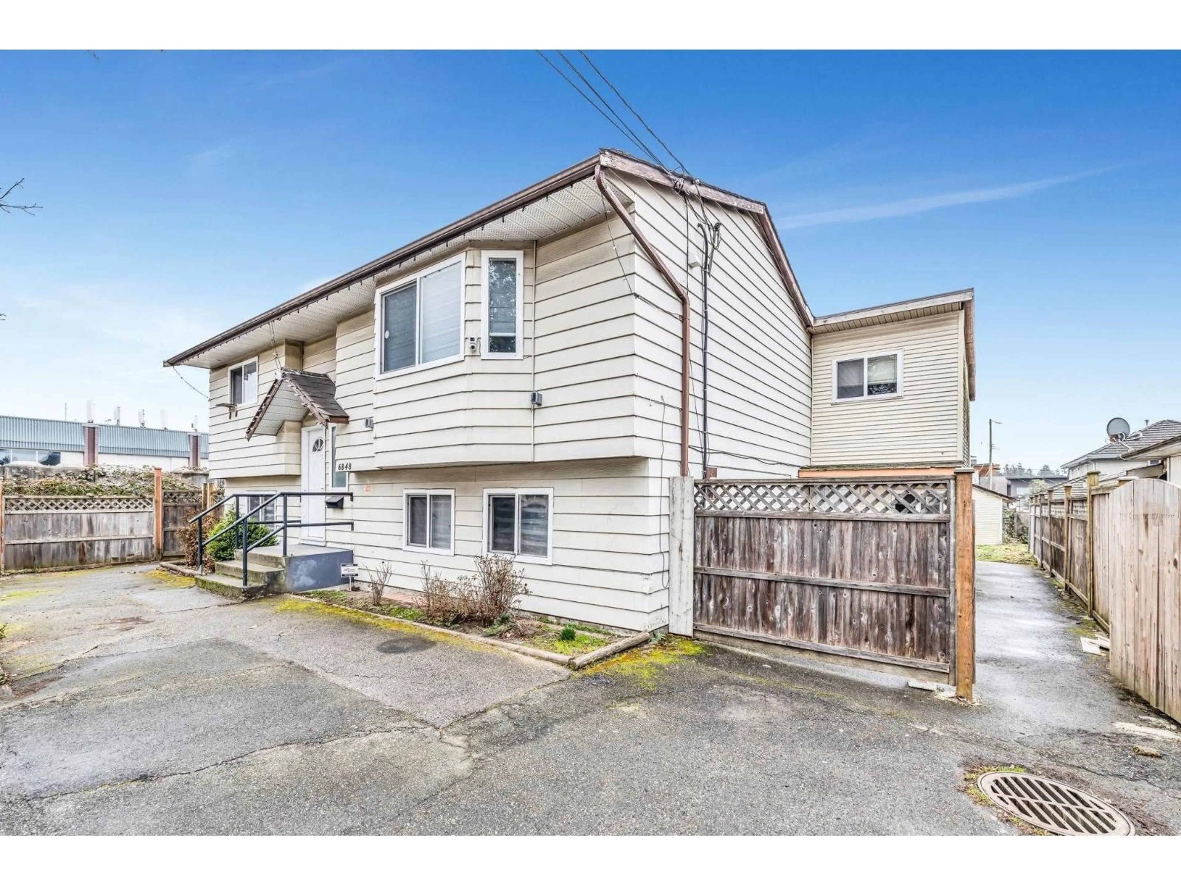 Unknown for 6848 135 STREET, Surrey British Columbia V3W4W6