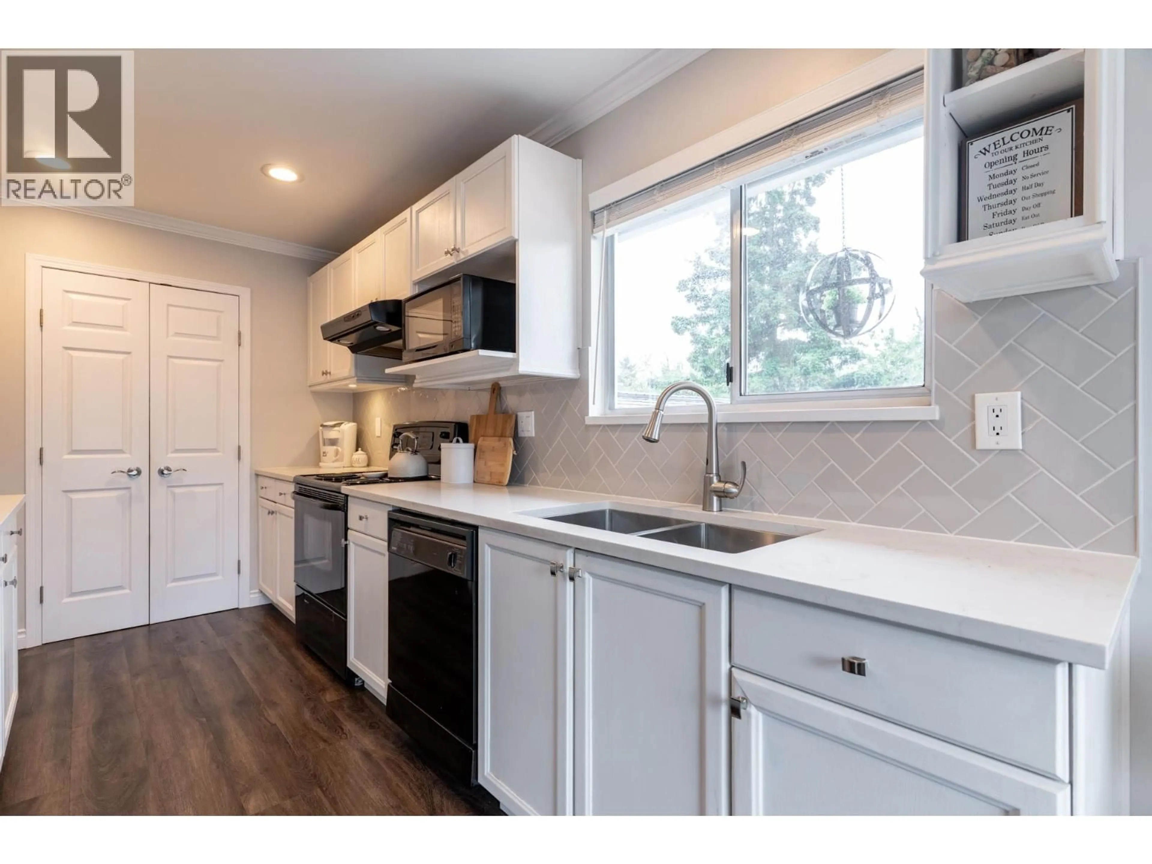Open concept kitchen, unknown for 7 - 6280 48A AVENUE, Delta British Columbia V4K4W2