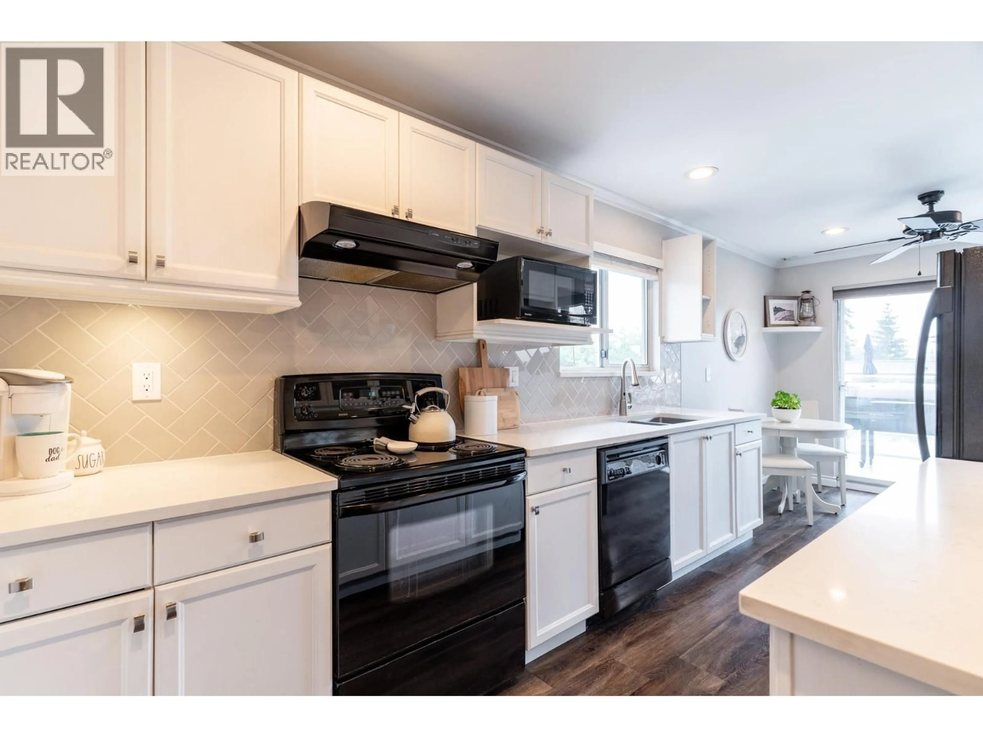 Standard kitchen, unknown for 7 - 6280 48A AVENUE, Delta British Columbia V4K4W2