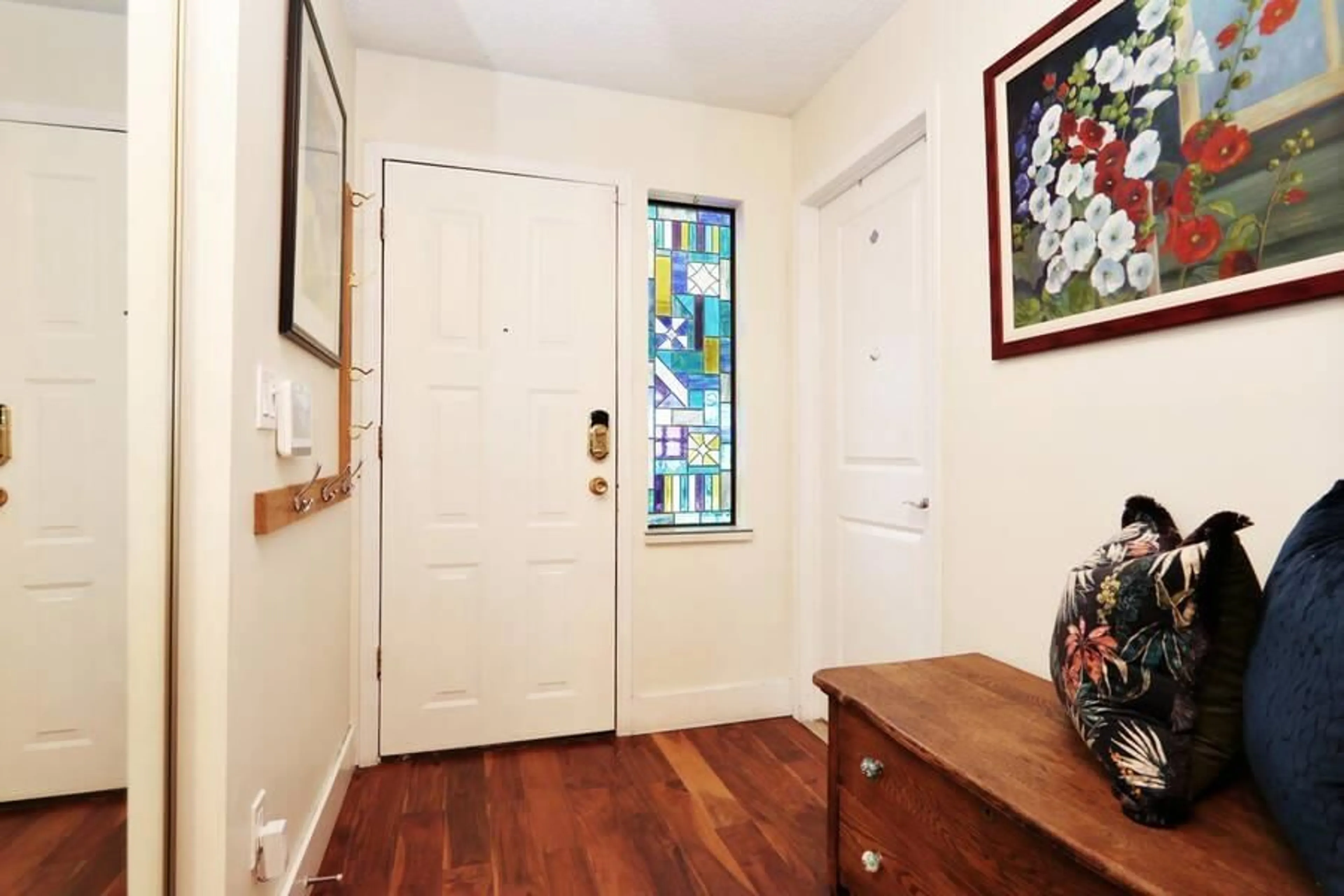 Indoor entryway for 13 - 45915 CHEAM AVENUE, Chilliwack British Columbia V2P1N7