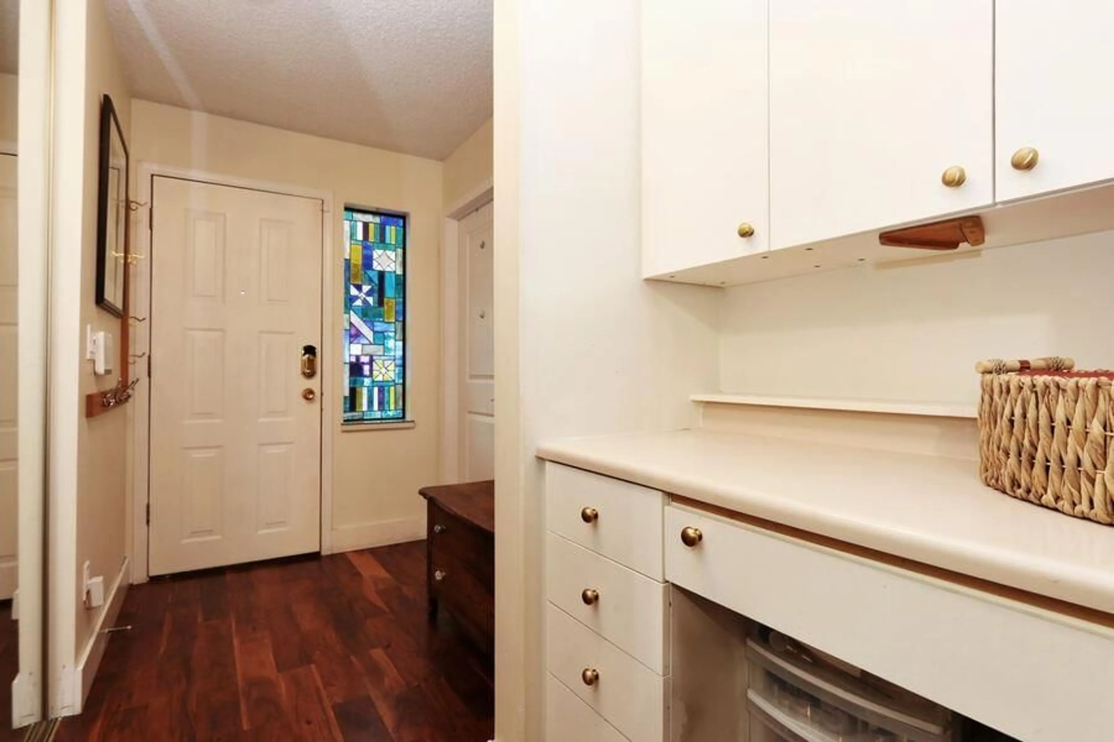 Standard kitchen, unknown for 13 - 45915 CHEAM AVENUE, Chilliwack British Columbia V2P1N7