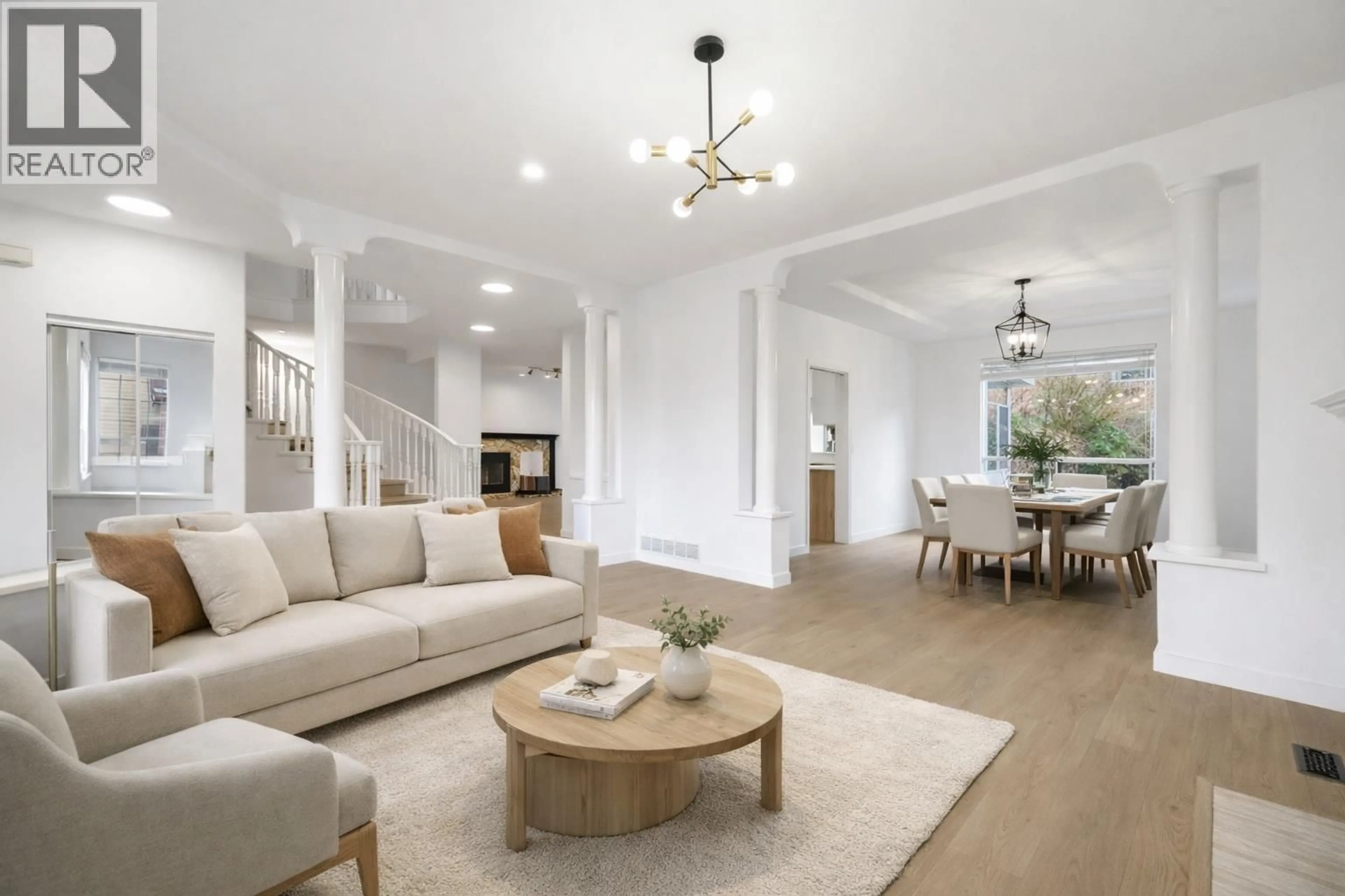 Living room with furniture, unknown for 2905 WOODSTONE COURT, Coquitlam British Columbia V3E2S1