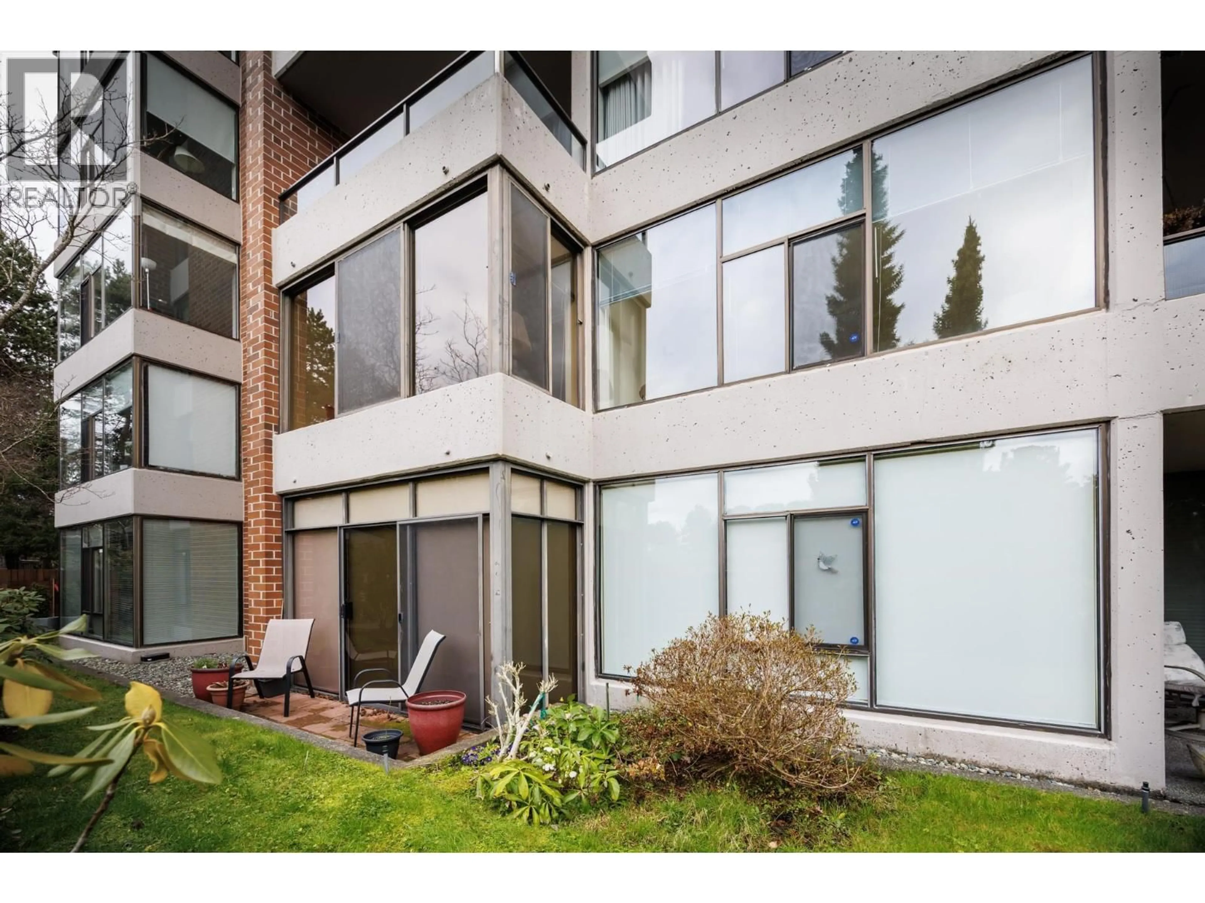 Unknown for 112 - 4101 YEW STREET, Vancouver British Columbia V6L3B7