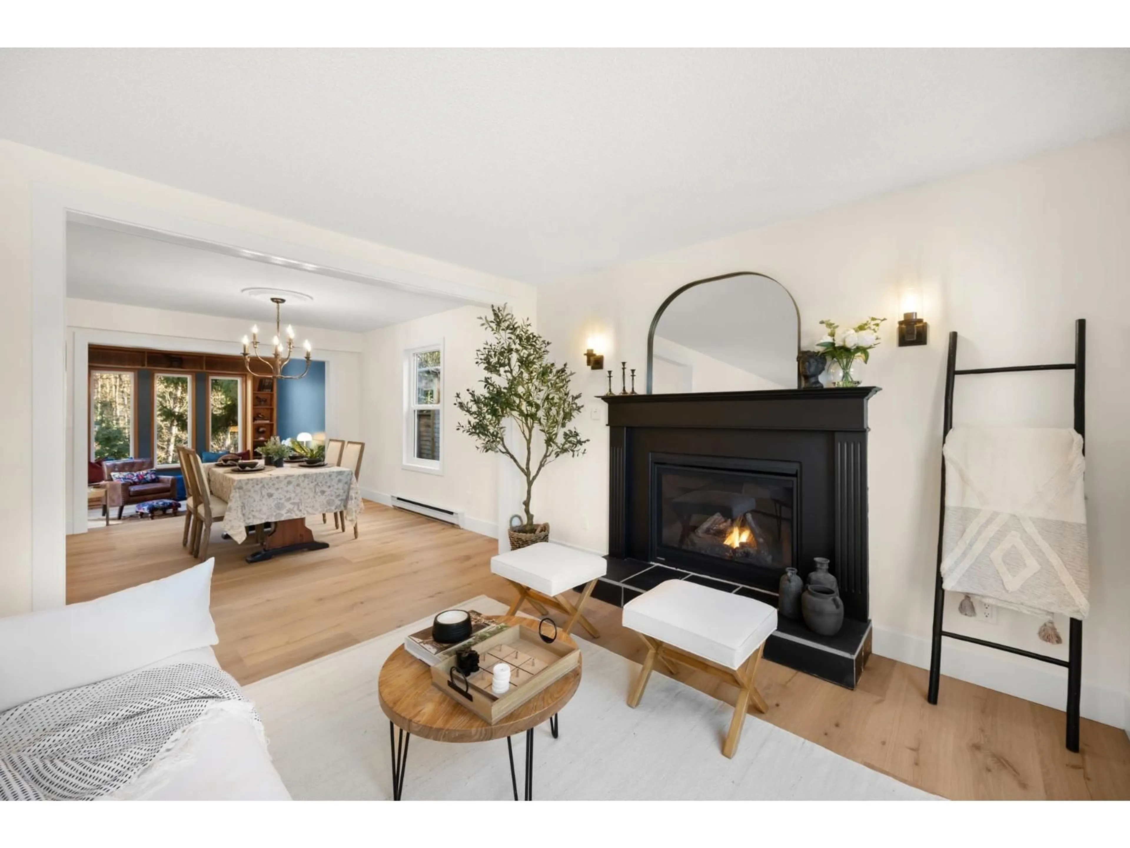 Living room with furniture, unknown for 9174 214 STREET, Langley British Columbia V1M2C1