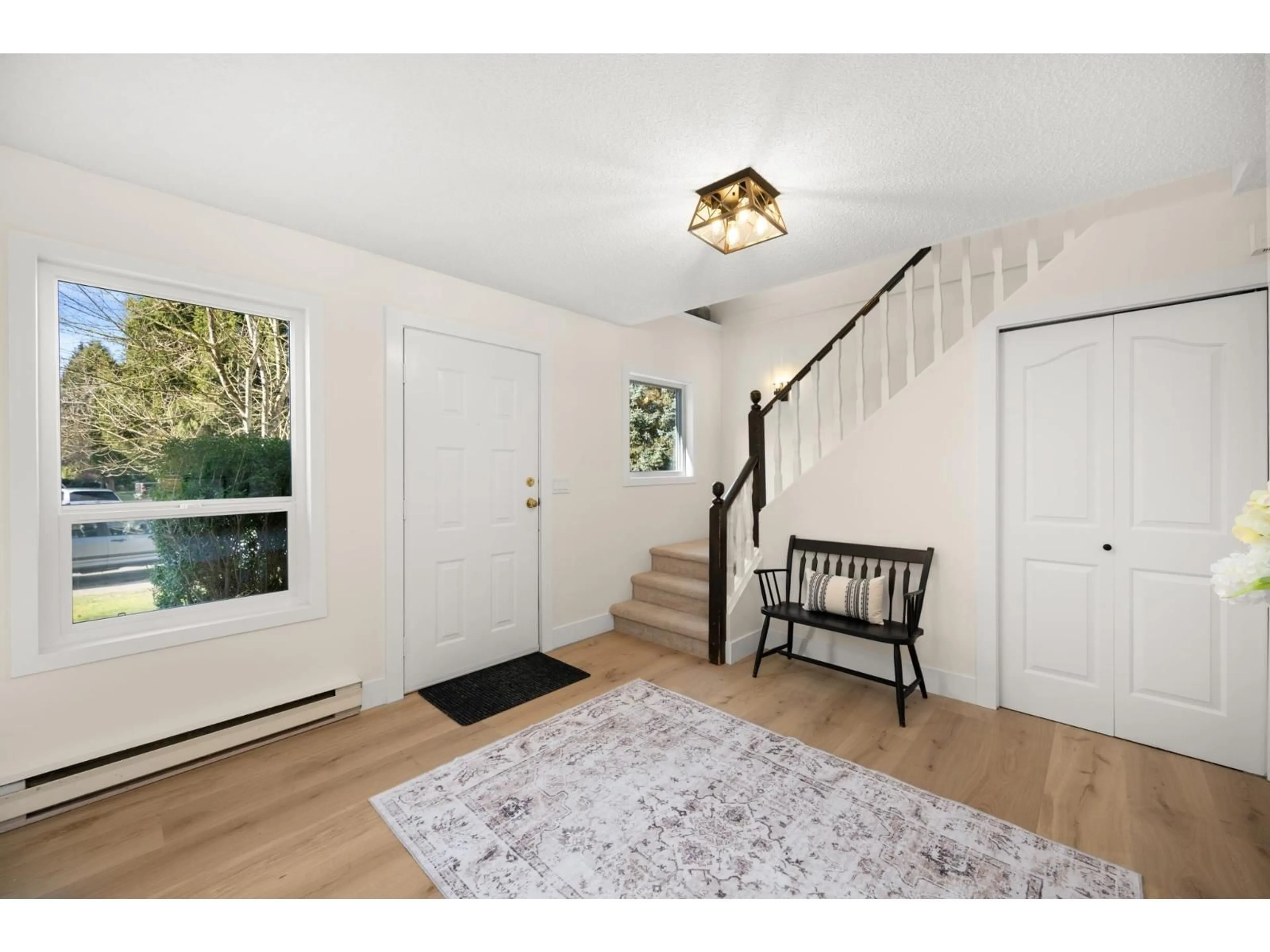 Indoor entryway for 9174 214 STREET, Langley British Columbia V1M2C1