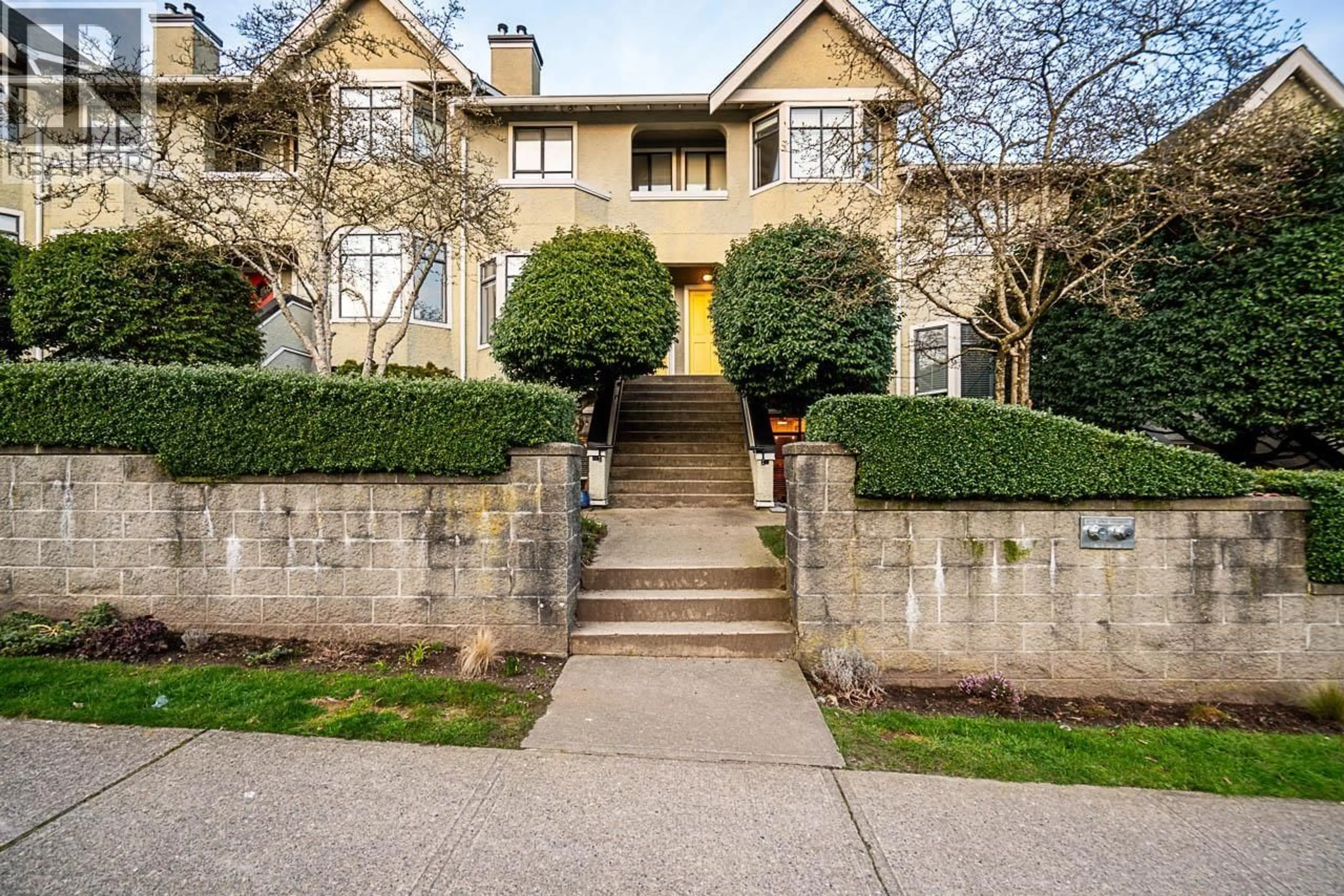 Stairs for 7 - 221 ASH STREET, New Westminster British Columbia V3M3M5