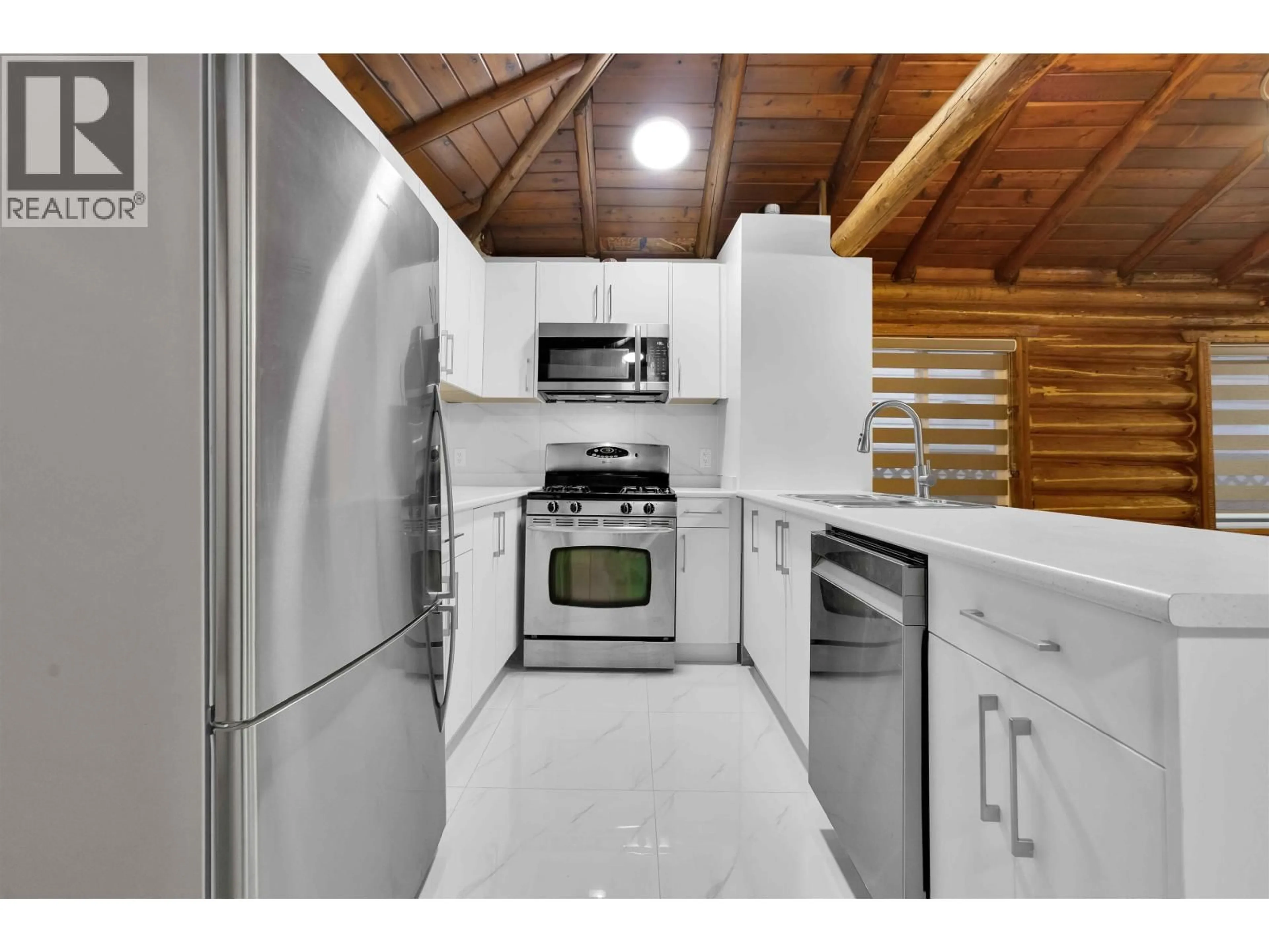 Standard kitchen, unknown for 1370 PRAIRIE AVENUE, Port Coquitlam British Columbia V3B1T2