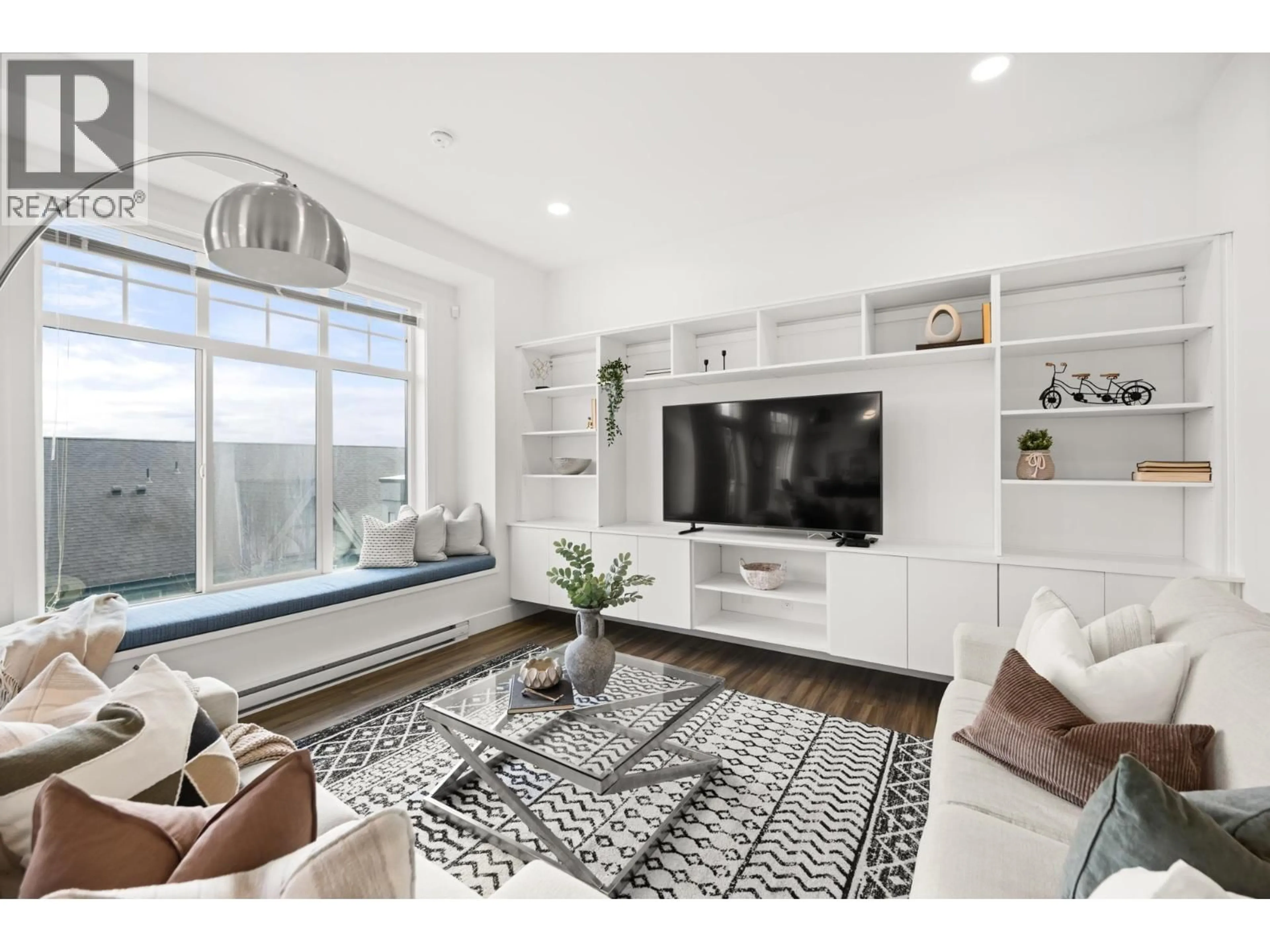 Living room with furniture, unknown for 16 - 3552 VICTORIA DRIVE, Coquitlam British Columbia V3C3V4