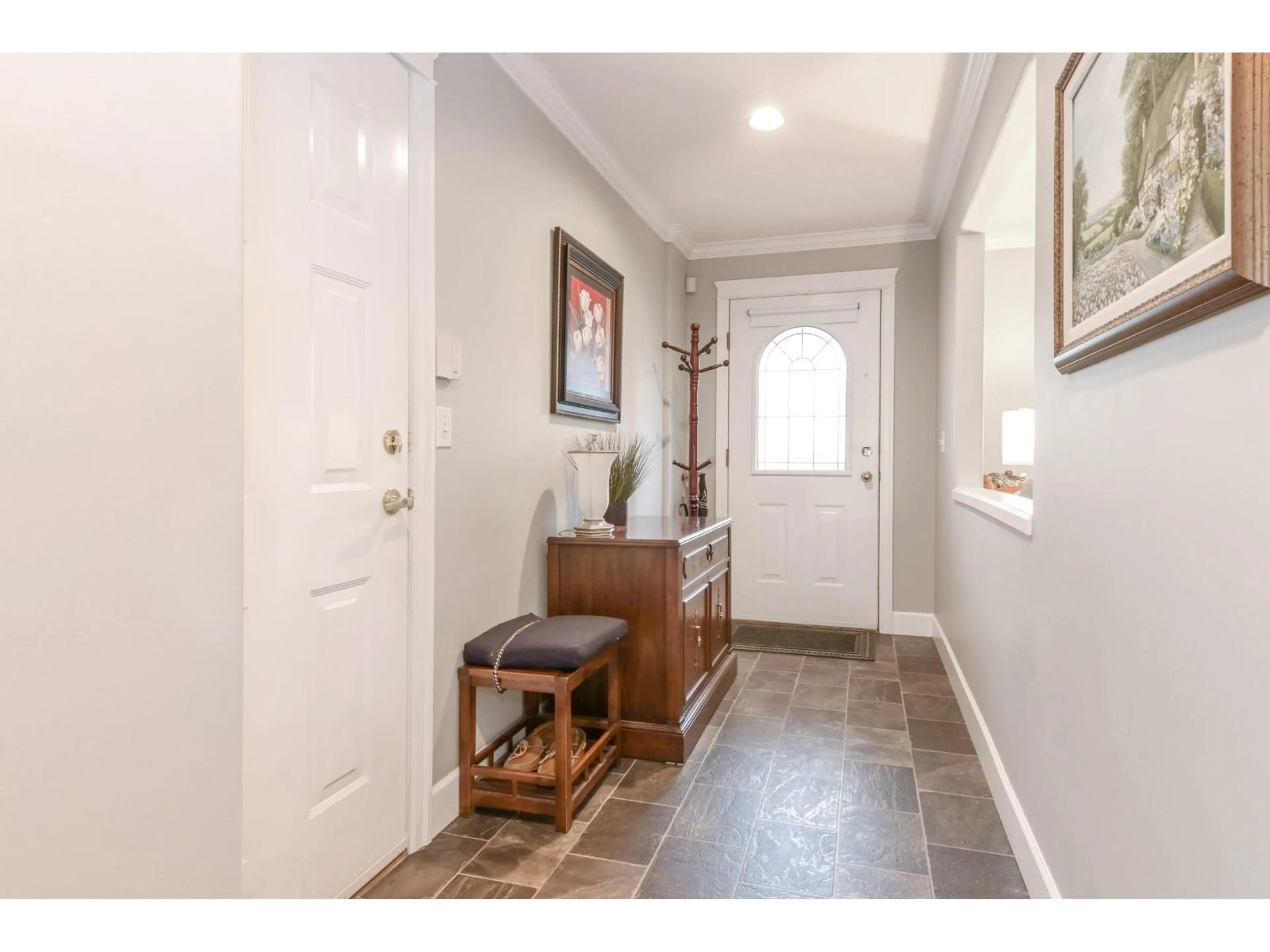 Indoor entryway for 186 - 13888 70 AVENUE, Surrey British Columbia V3W0R8