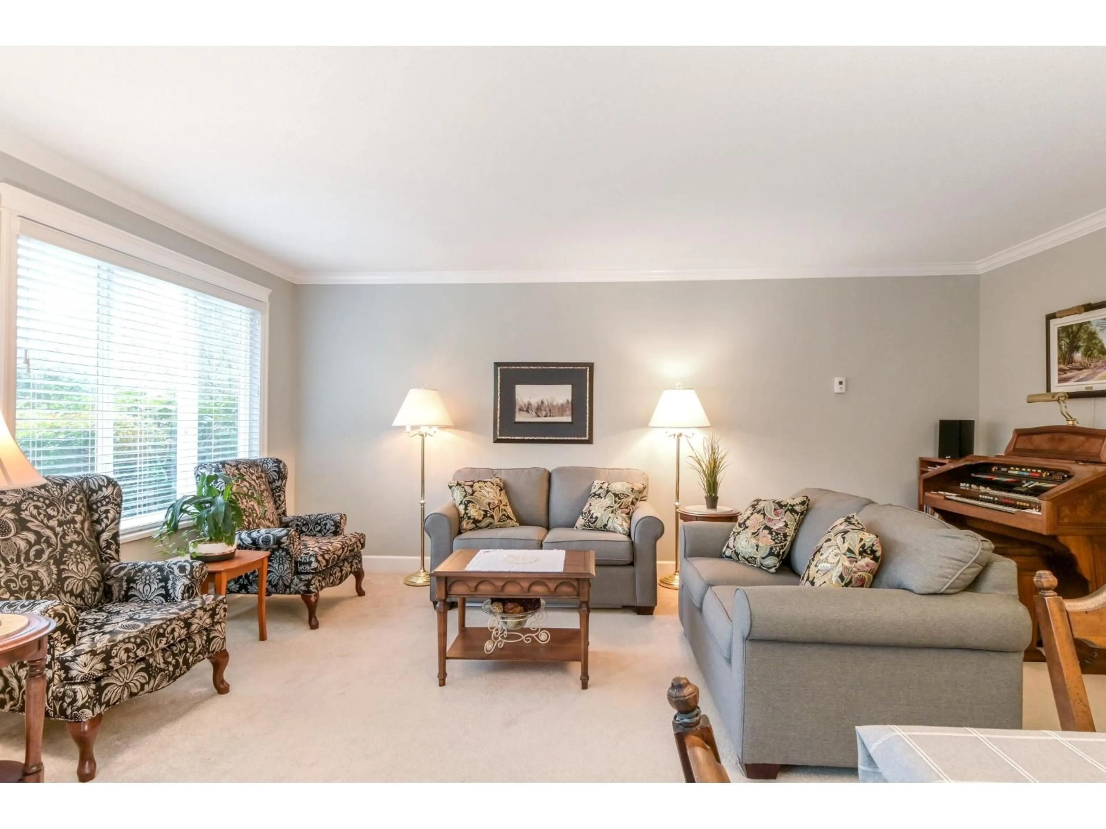 Living room with furniture, unknown for 186 - 13888 70 AVENUE, Surrey British Columbia V3W0R8