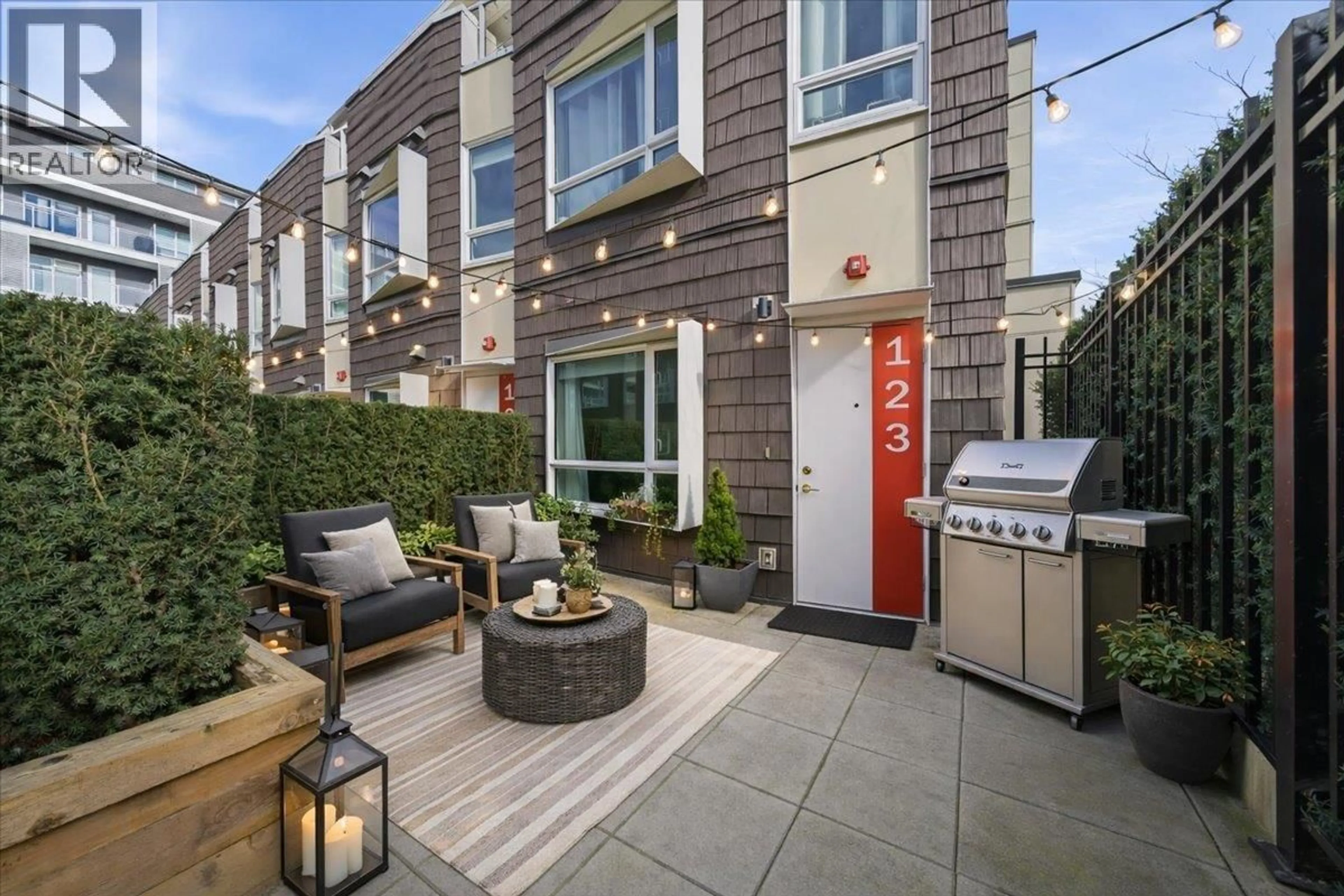 Patio, street for 123 - 12040 PLAZA STREET, Maple Ridge British Columbia V2X5X9