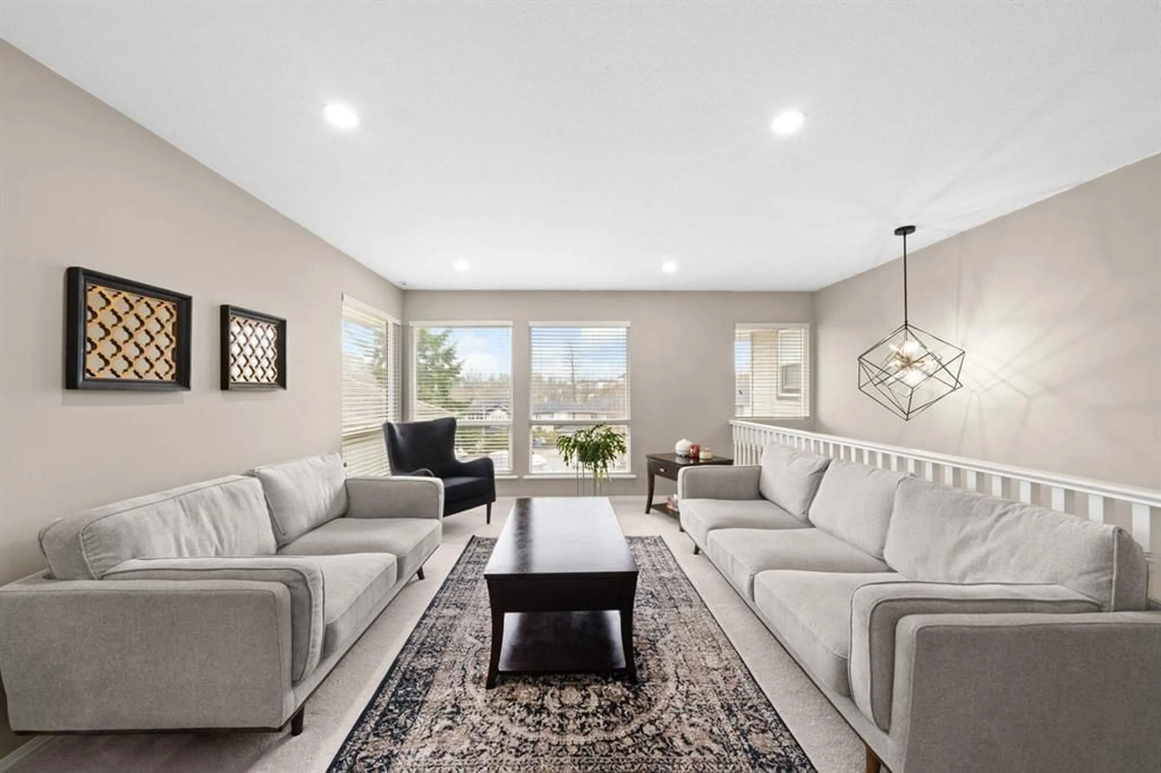 Living room with furniture, unknown for 30980 BROOKDALE COURT, Abbotsford British Columbia V2T5S3