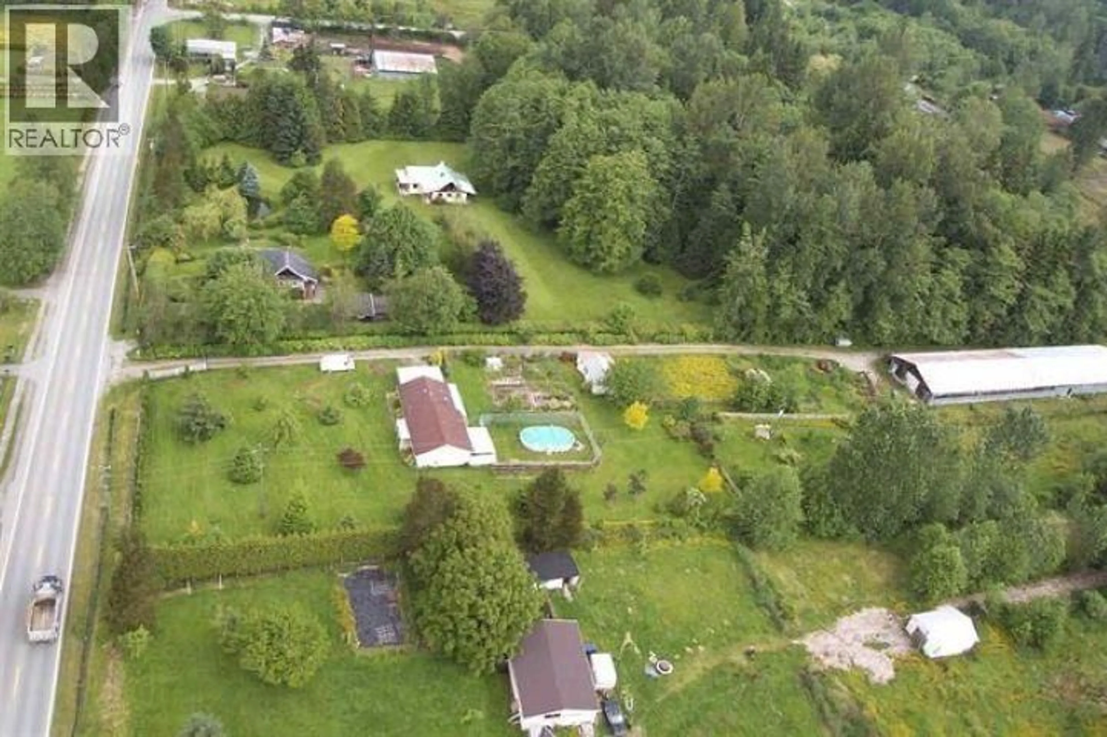 A pic from outside/outdoor area/front of a property/back of a property/a pic from drone, unknown for 12690 256 STREET, Maple Ridge British Columbia V7J3T5