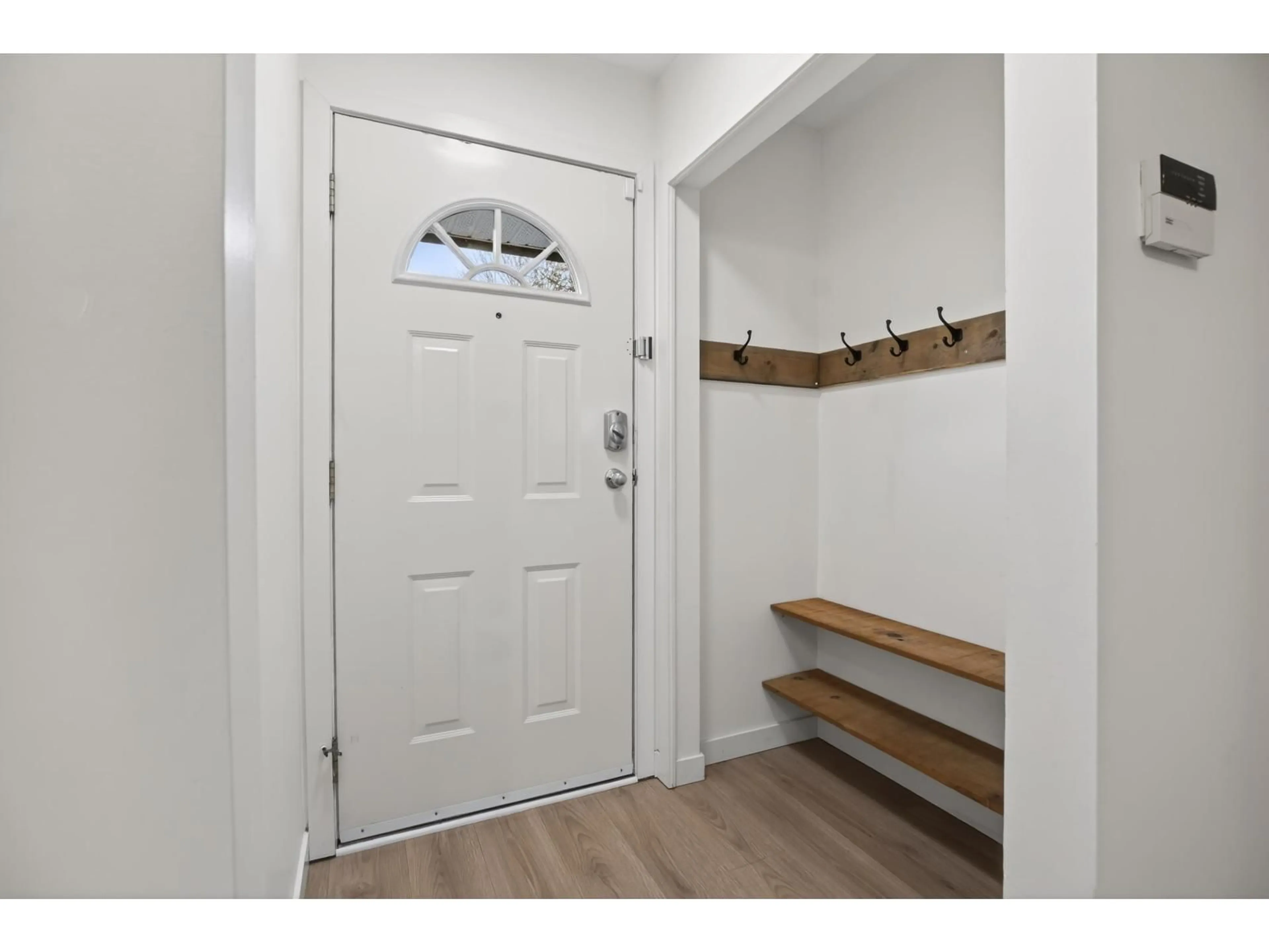 Indoor entryway for 114 - 9561 207 STREET, Langley British Columbia V1M2P3