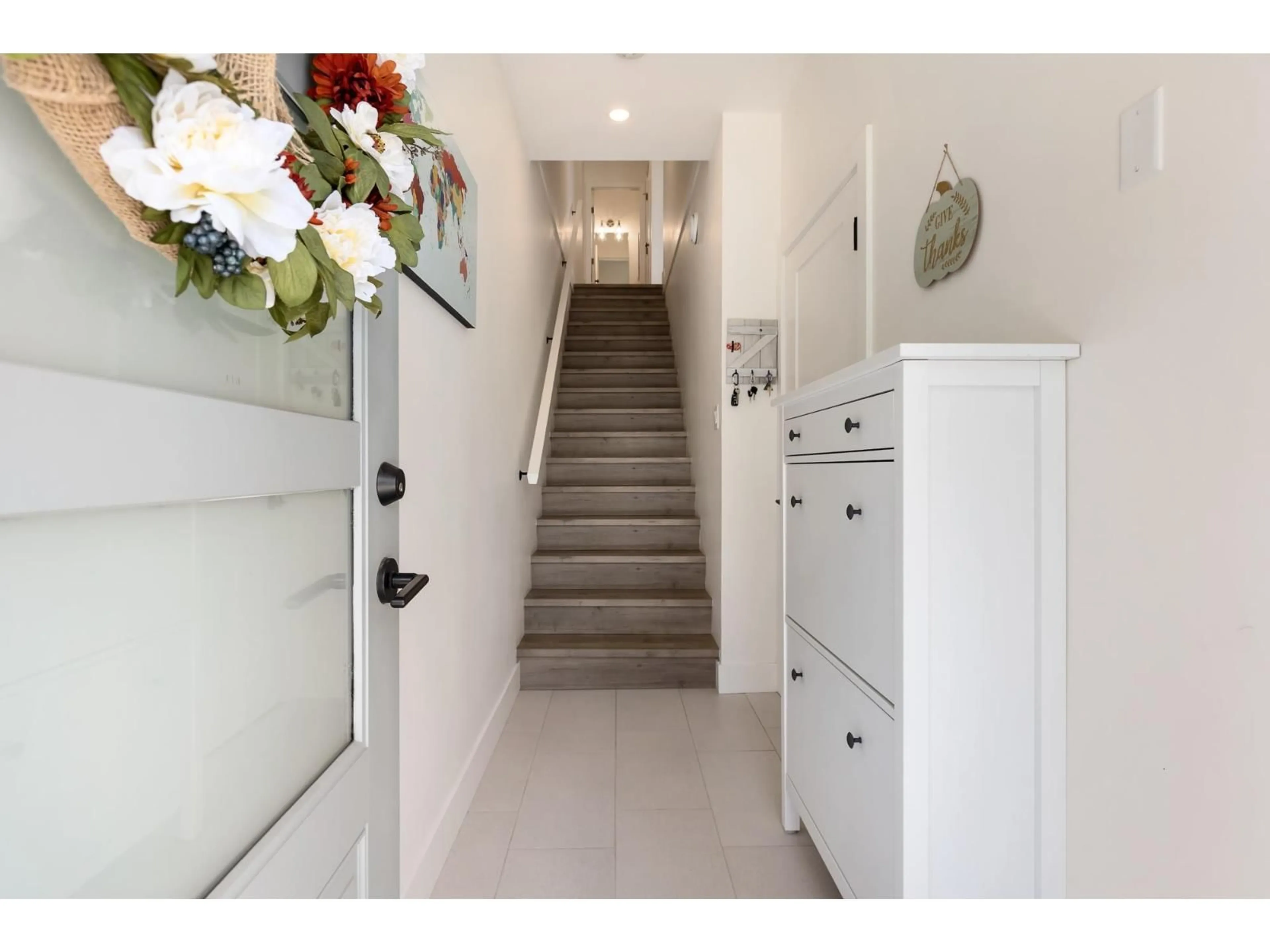 Indoor entryway for 8 - 8200 FOXFERN ROAD, Chilliwack British Columbia V2R0R1