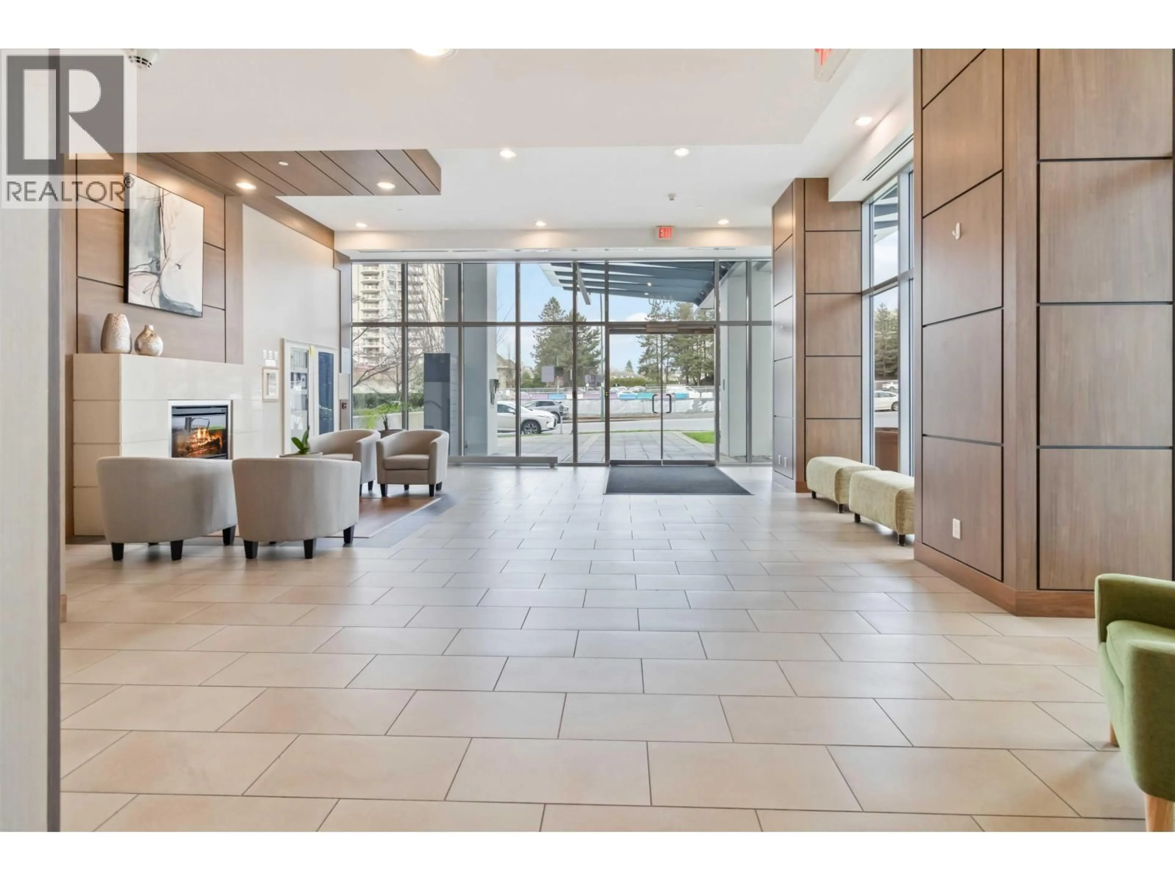 Indoor foyer for 2803 - 4400 BUCHANAN STREET, Burnaby British Columbia V5C0E3