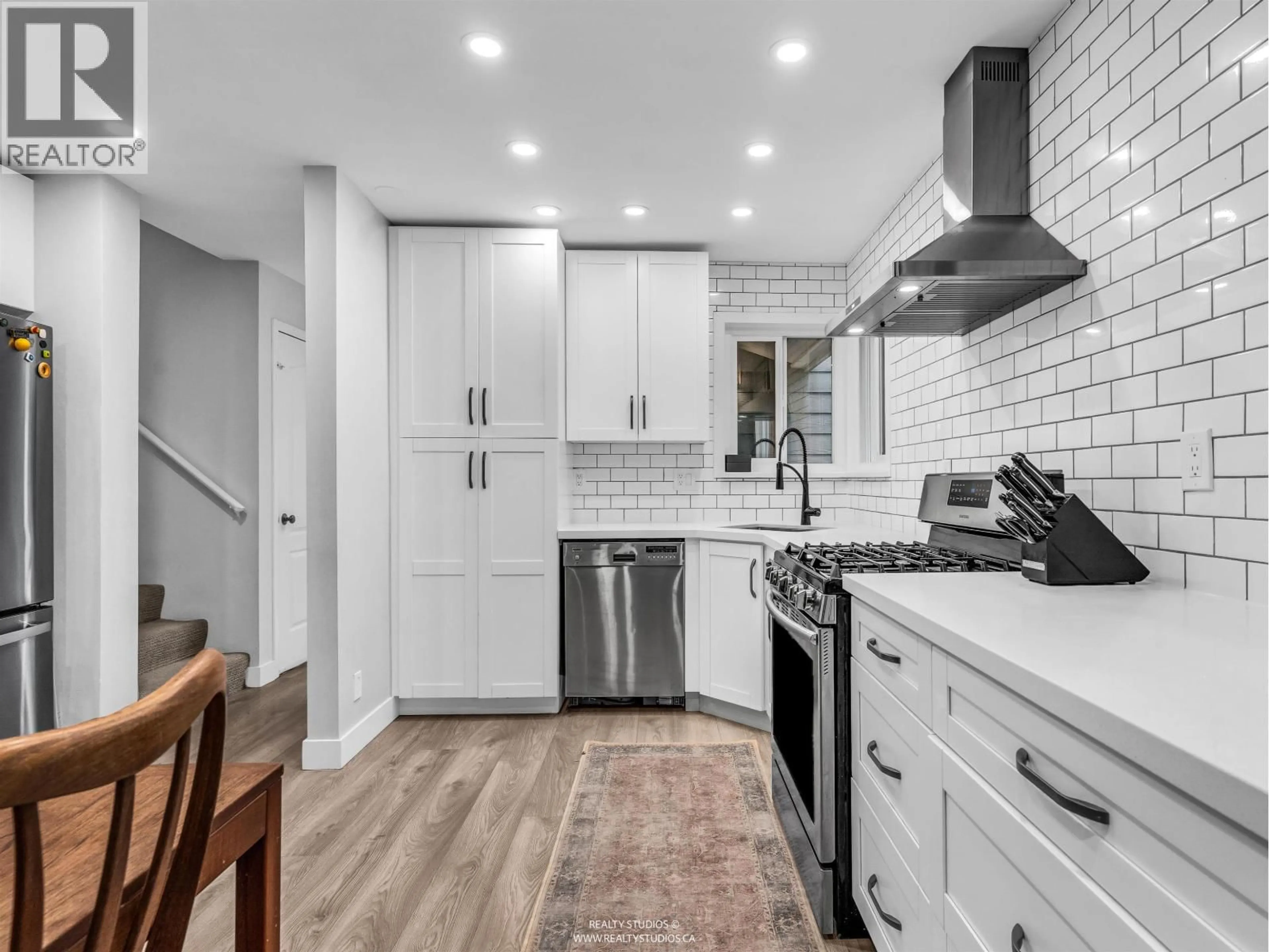 Open concept kitchen, ceramic/tile floor for 11 - 2590 AUSTIN AVENUE, Coquitlam British Columbia V3K5X4