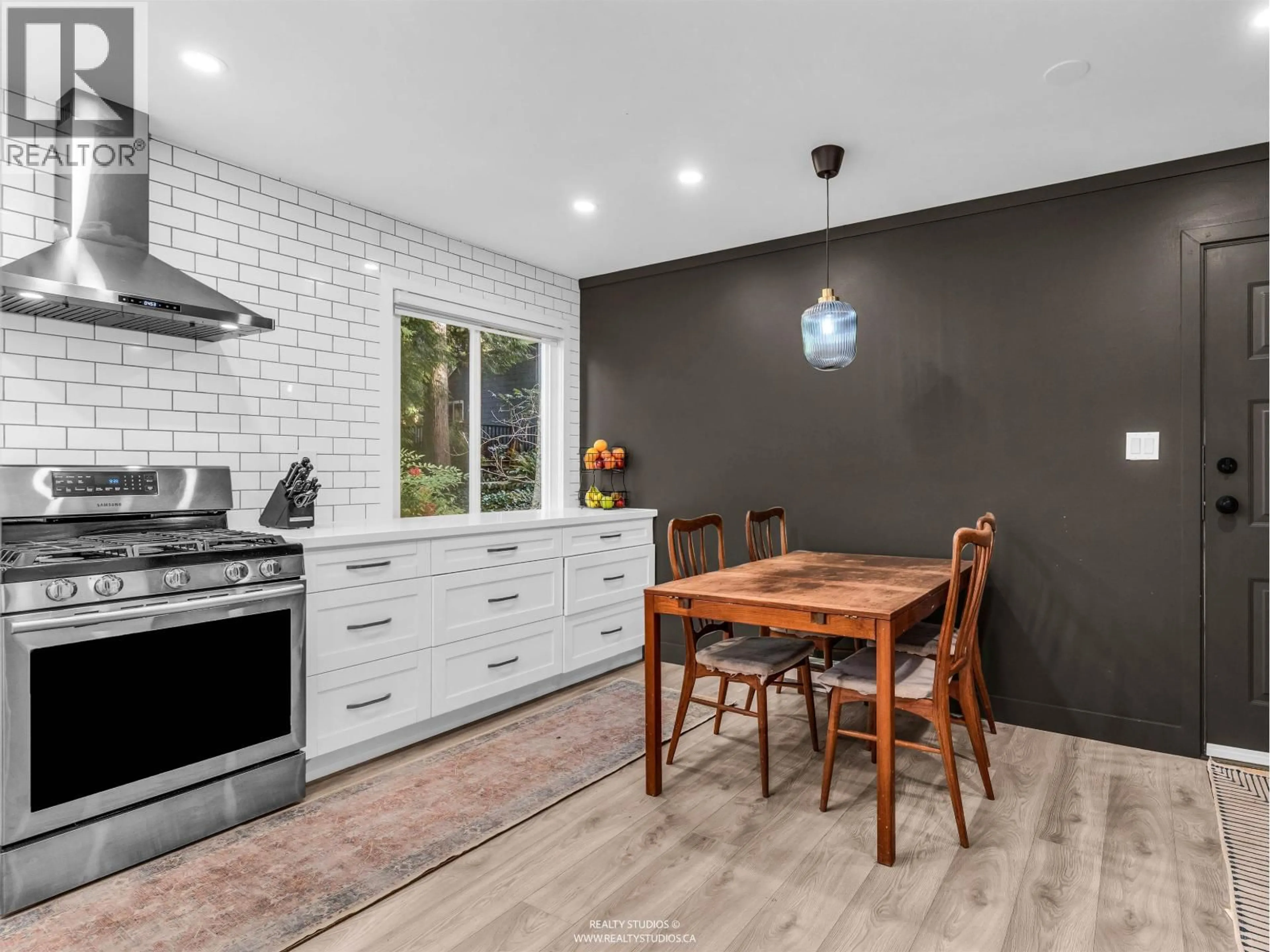 Open concept kitchen, ceramic/tile floor for 11 - 2590 AUSTIN AVENUE, Coquitlam British Columbia V3K5X4