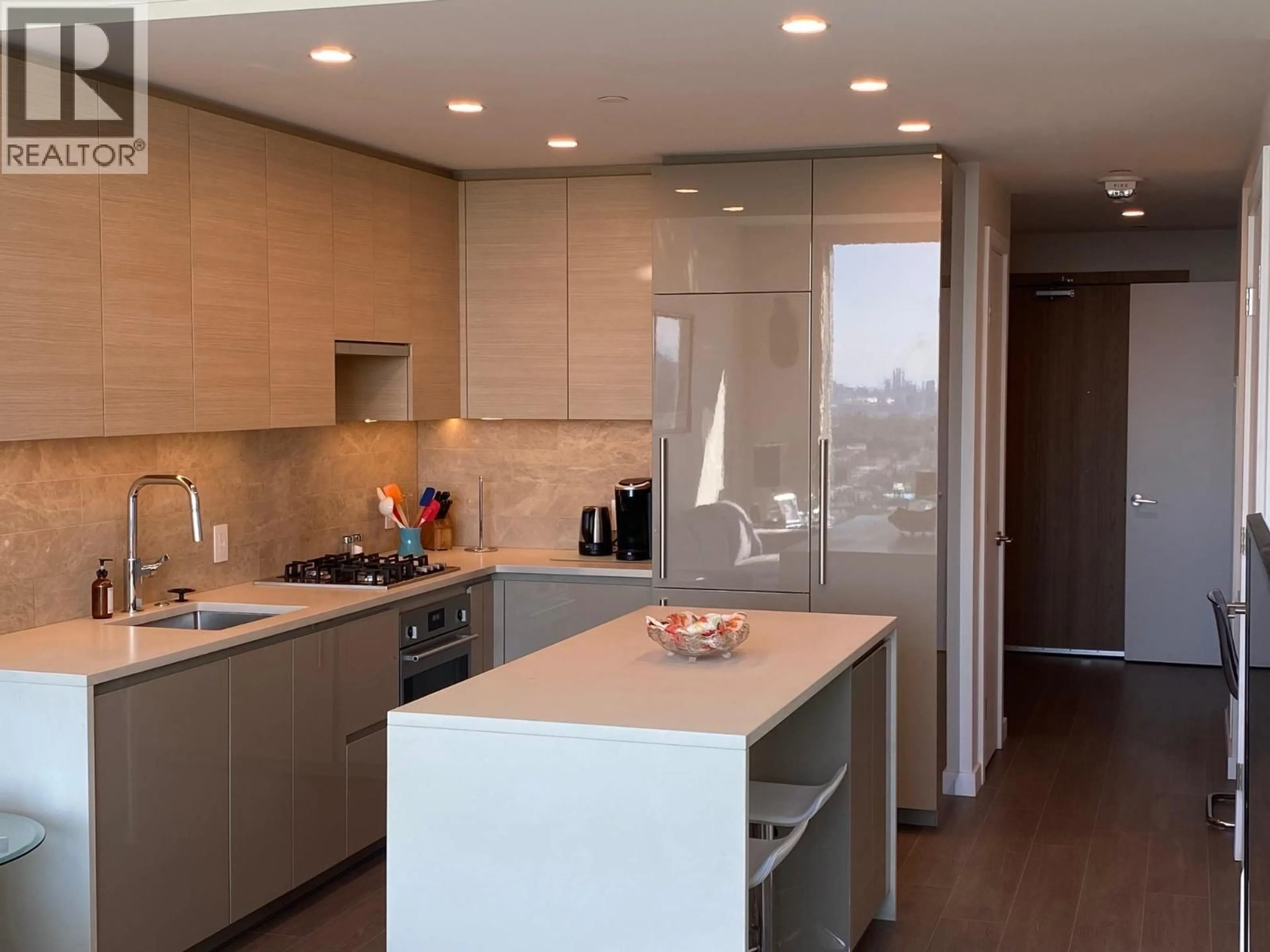 Contemporary kitchen, unknown for 4409 - 2186 GILMORE AVENUE, Burnaby British Columbia V5C0N7