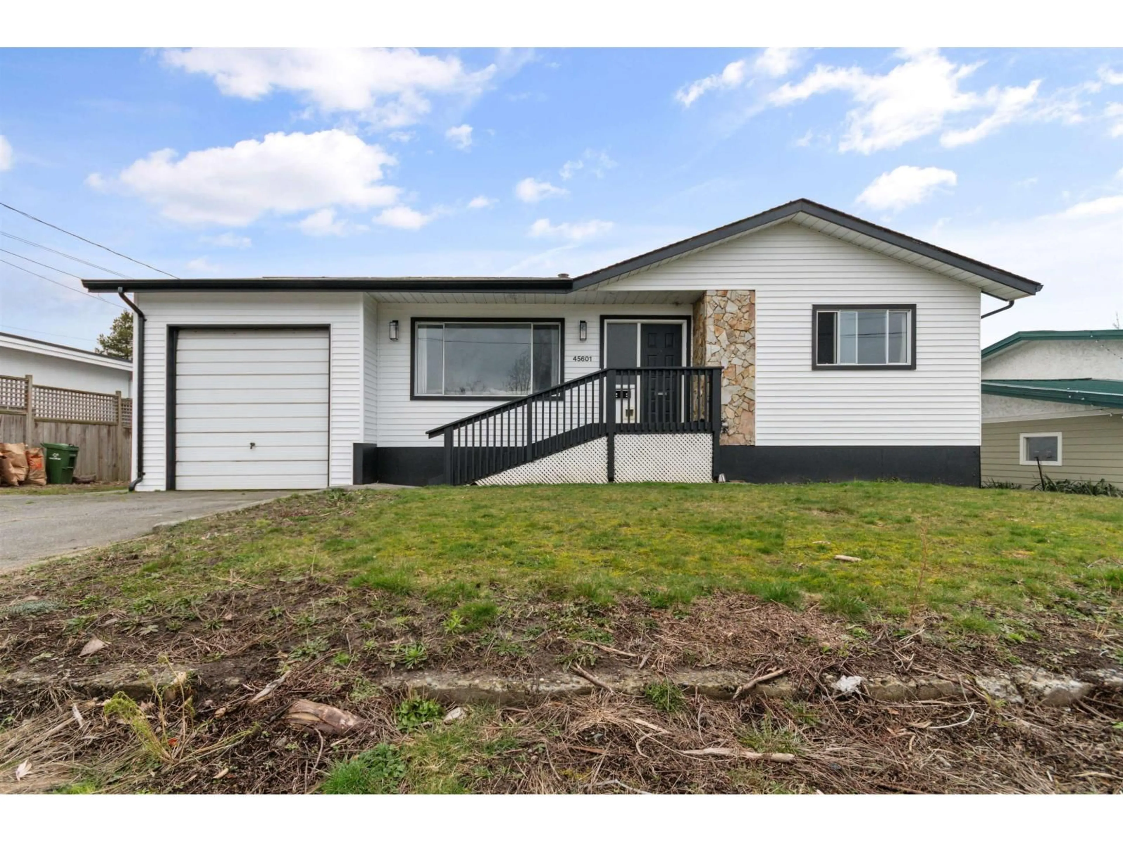 Home with vinyl exterior material, street for 45601 FERNWAY AVENUE, Chilliwack British Columbia V2P3B2