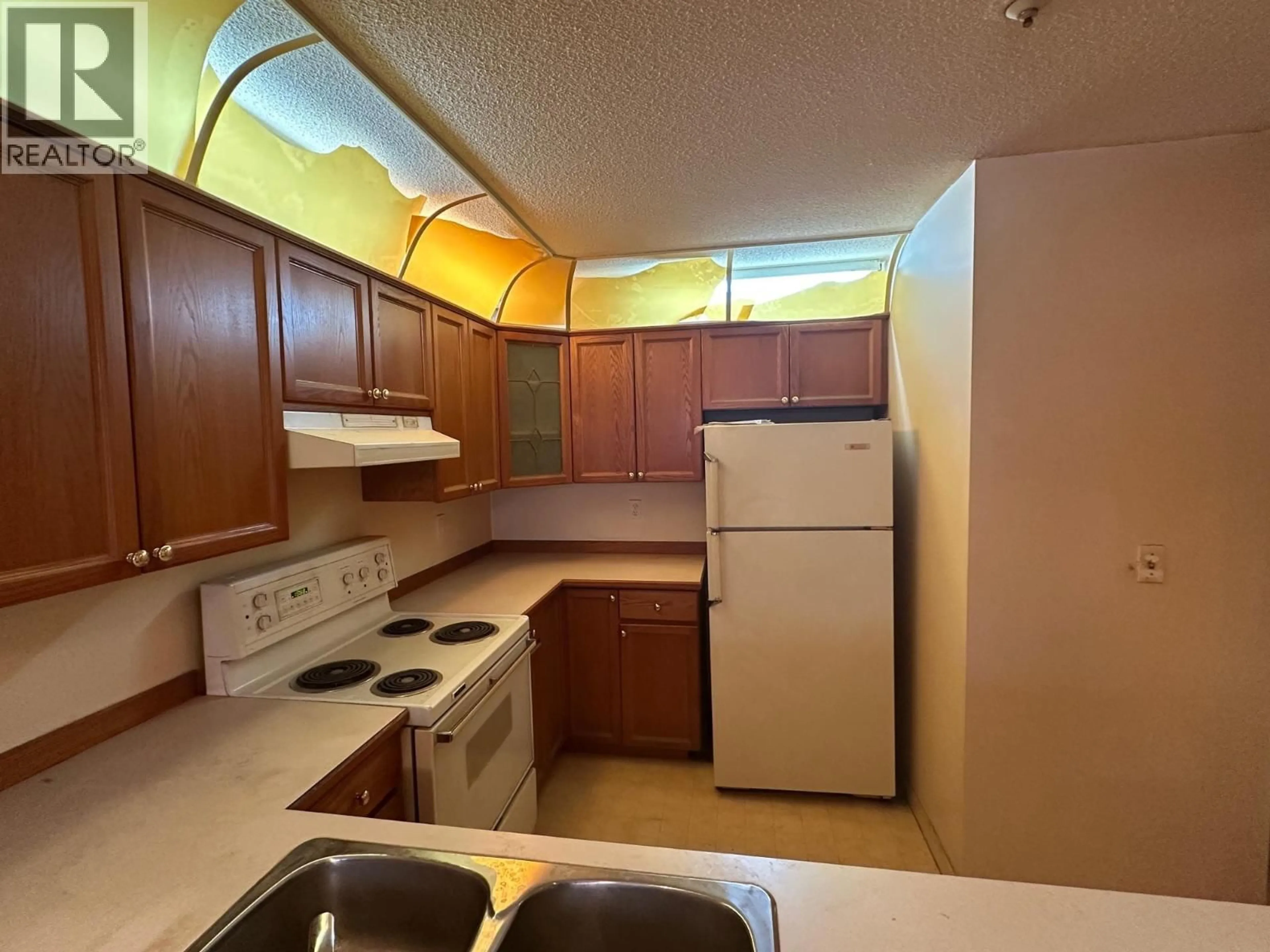 Standard kitchen, unknown for 502 - 70 RICHMOND STREET, New Westminster British Columbia V3L5S8