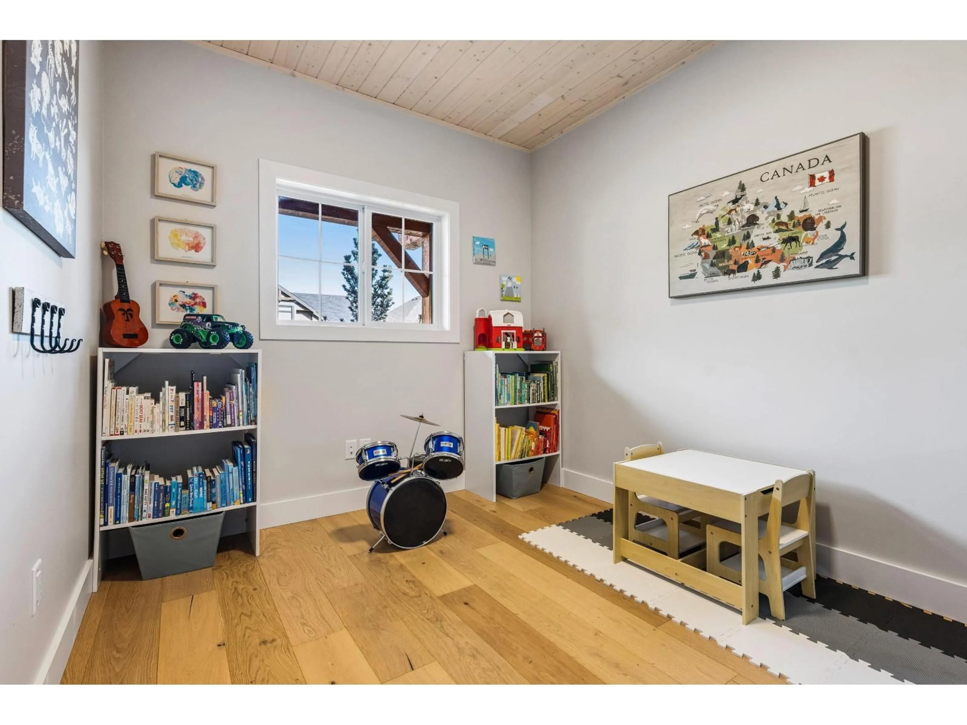 Indoor entryway for 64 - 14500 MORRIS VALLEY ROAD, Mission British Columbia V0M1A1