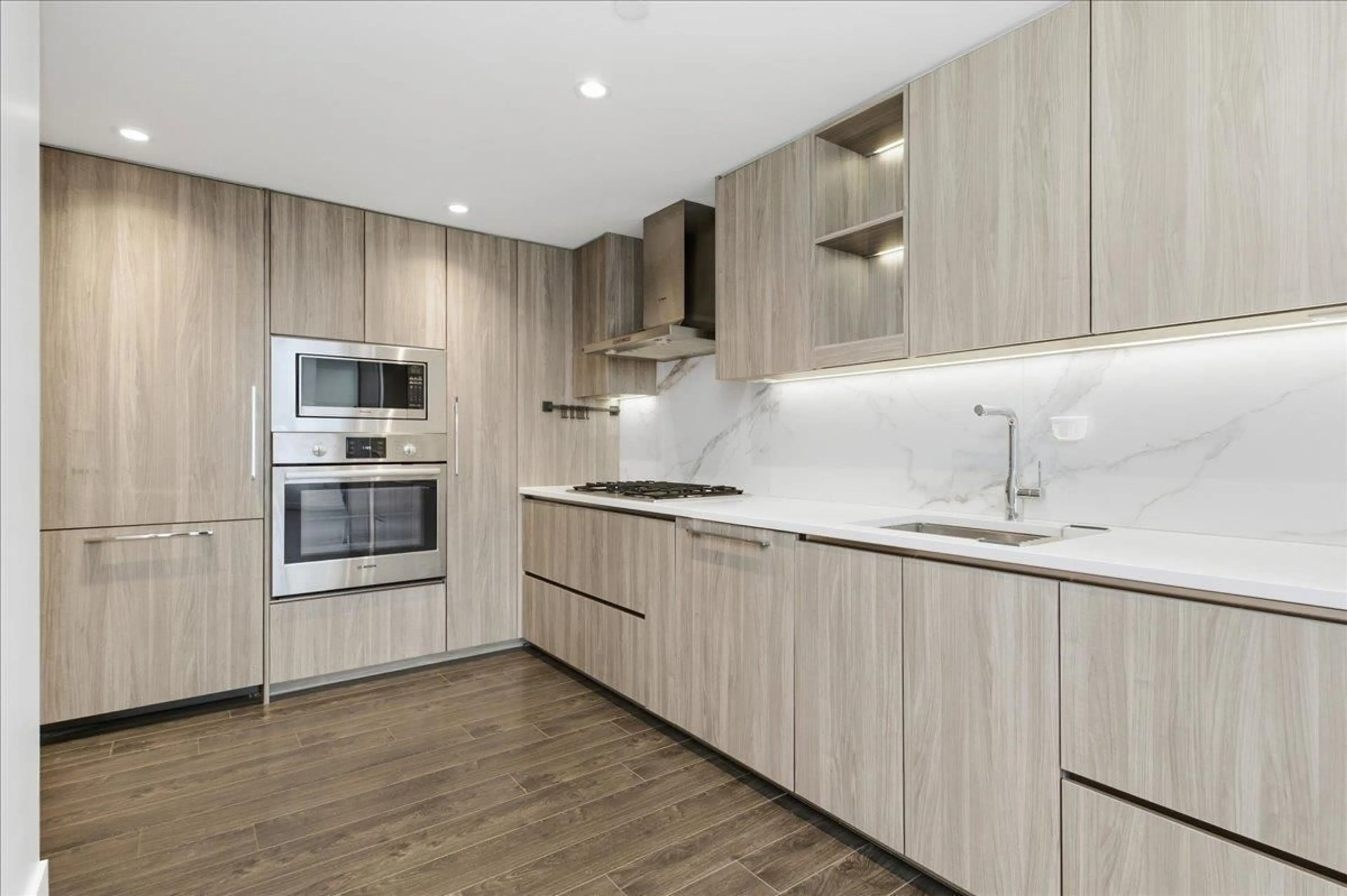 Unknown for 1610 - 9887 WHALLEY BOULEVARD, Surrey British Columbia V3T0P4