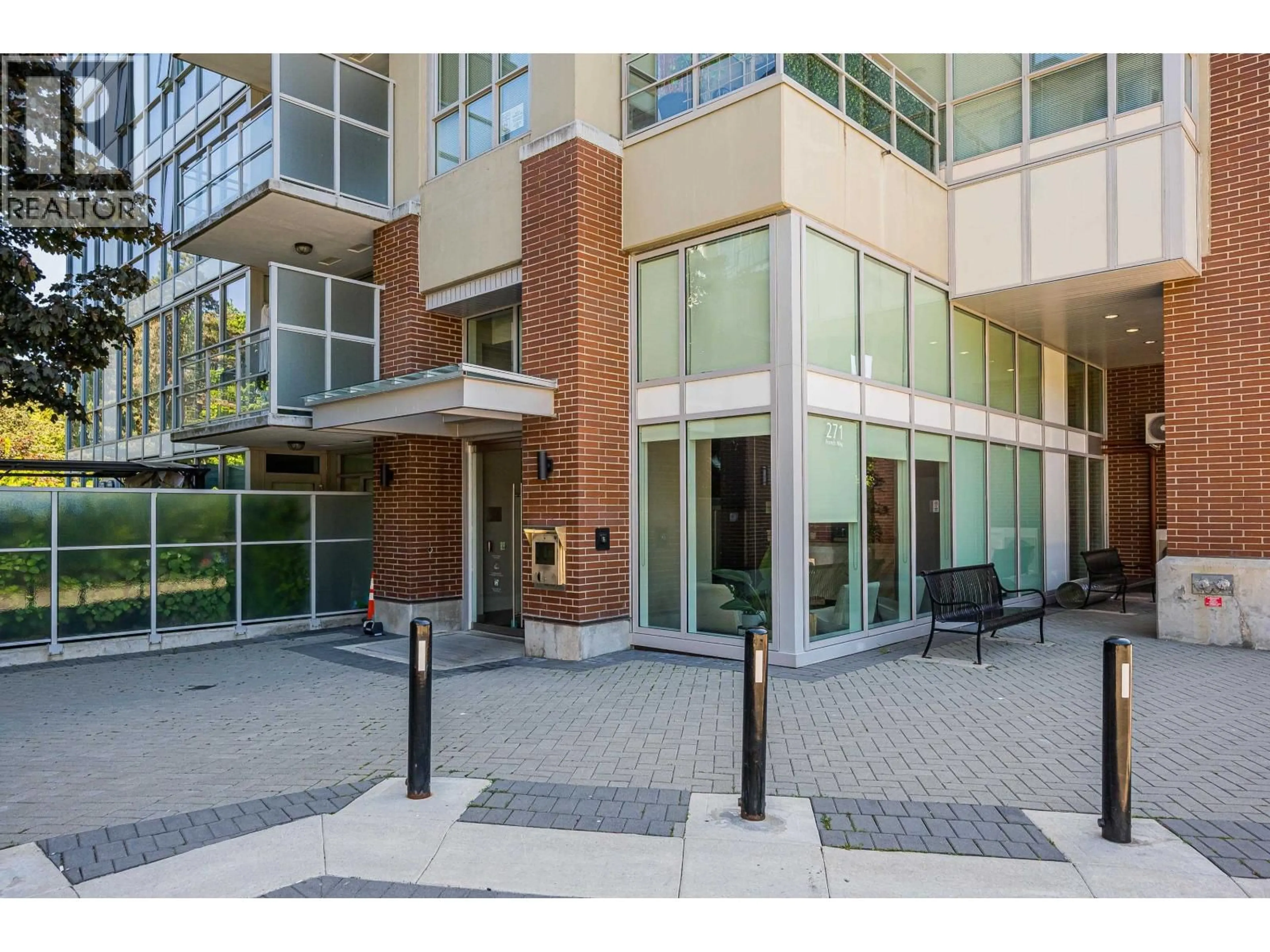 Indoor foyer for 1111 - 271 FRANCIS WAY, New Westminster British Columbia V3L0H2