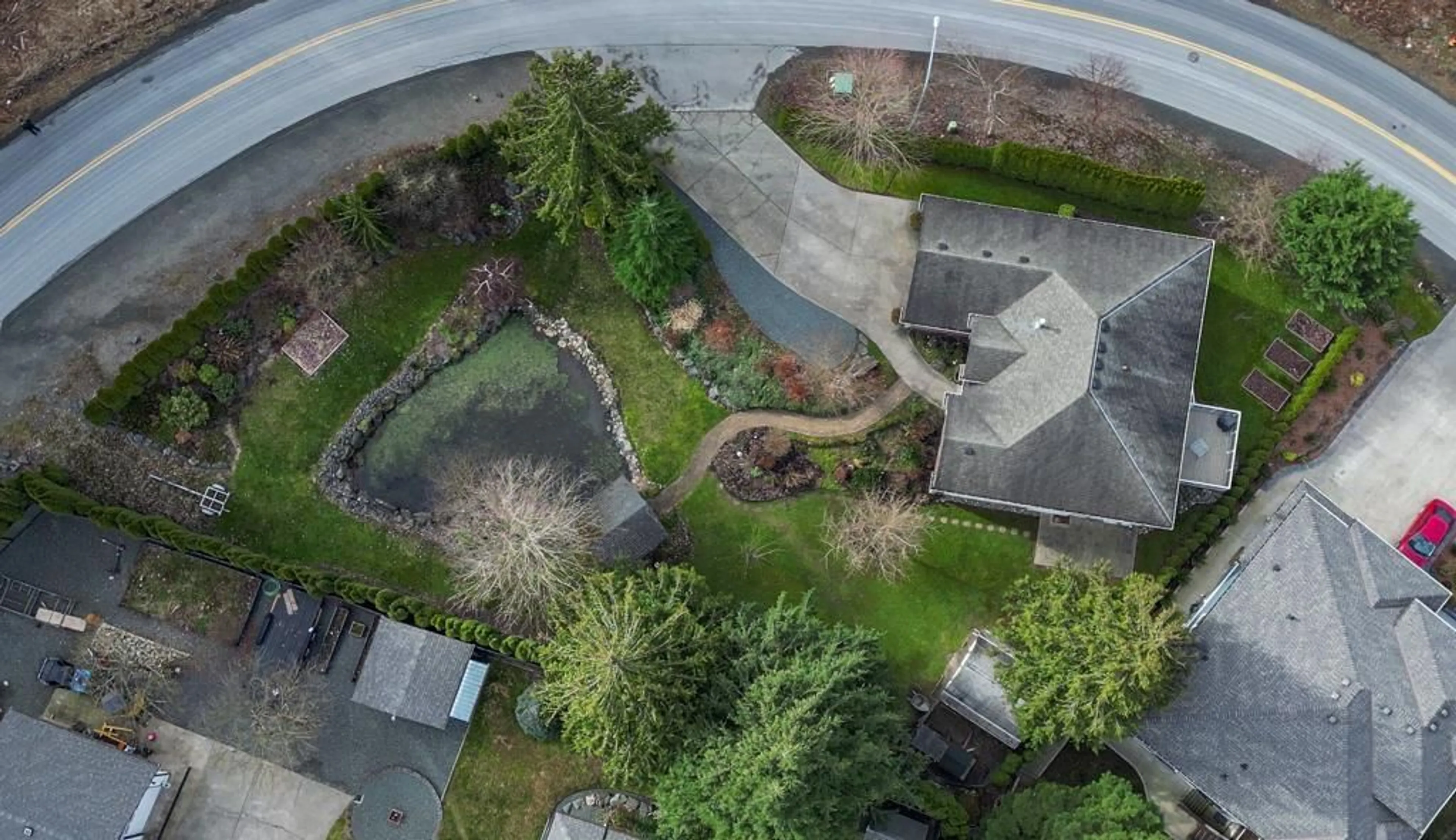 A pic from outside/outdoor area/front of a property/back of a property/a pic from drone, street for 7166 MARBLE HILL ROAD, Chilliwack British Columbia V4Z1J5