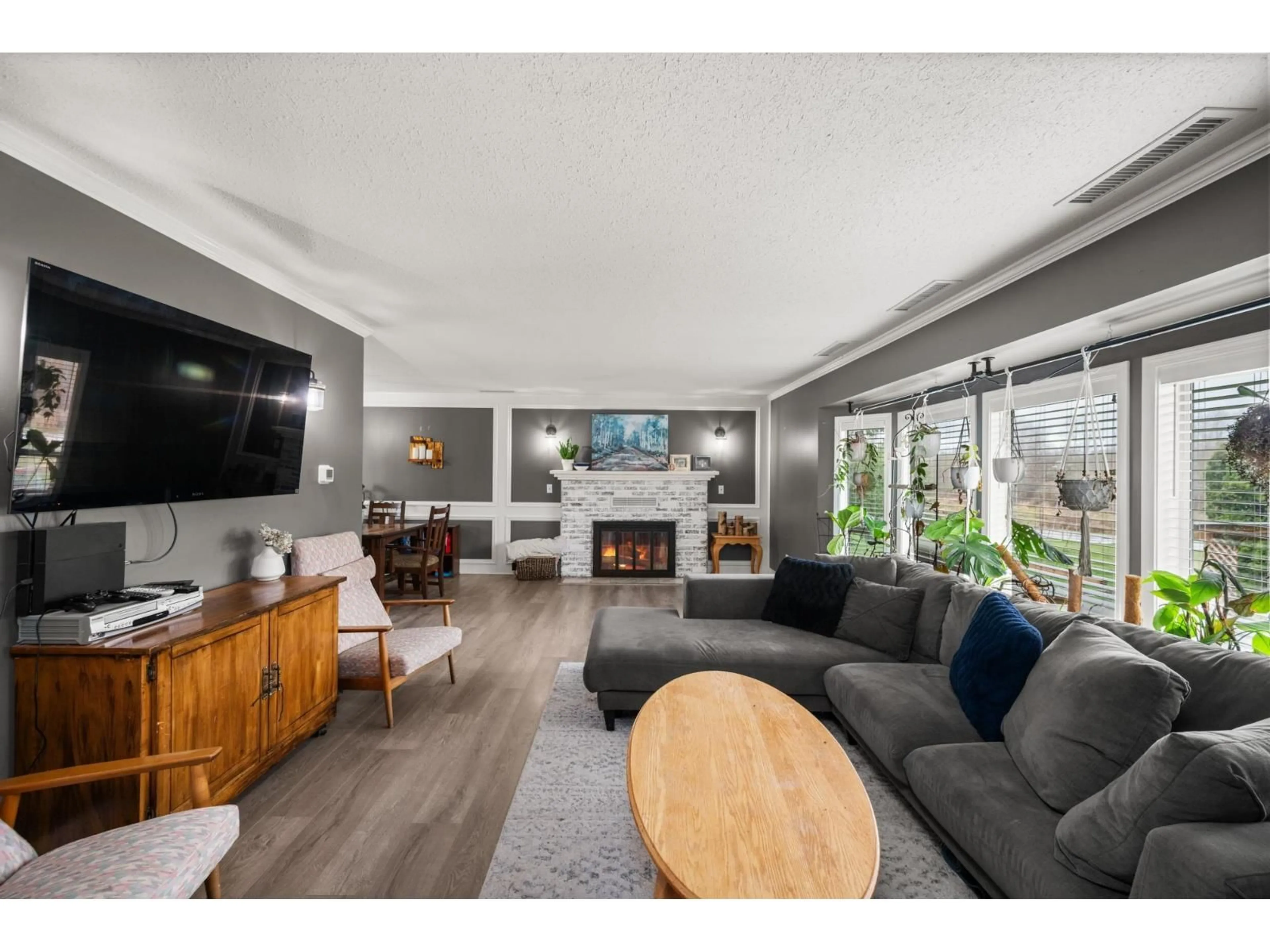 Living room with furniture, unknown for 4532 272 STREET, Langley British Columbia V4W1N3