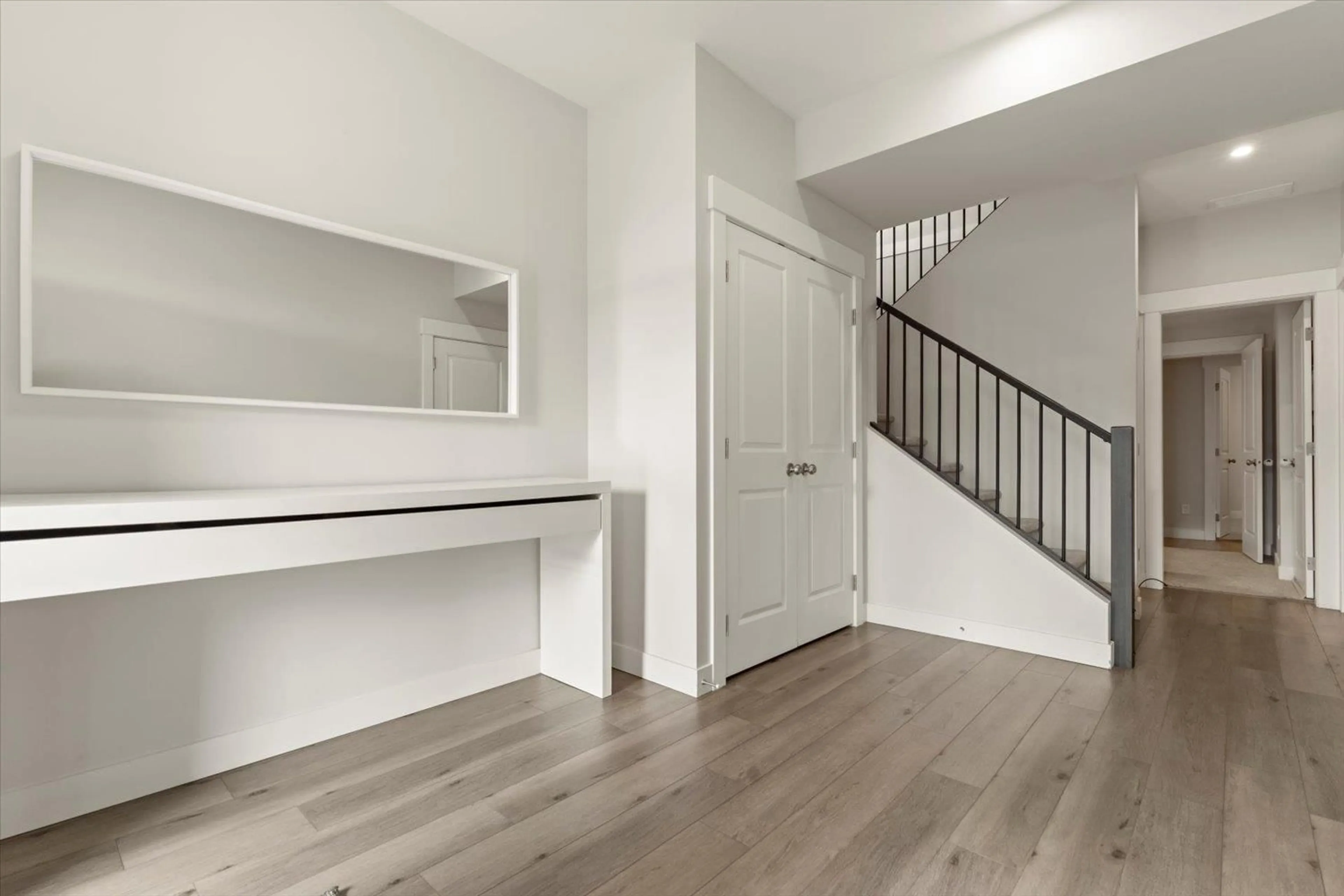 Indoor entryway for 47389 YALE ROAD, Chilliwack British Columbia V2P7M8