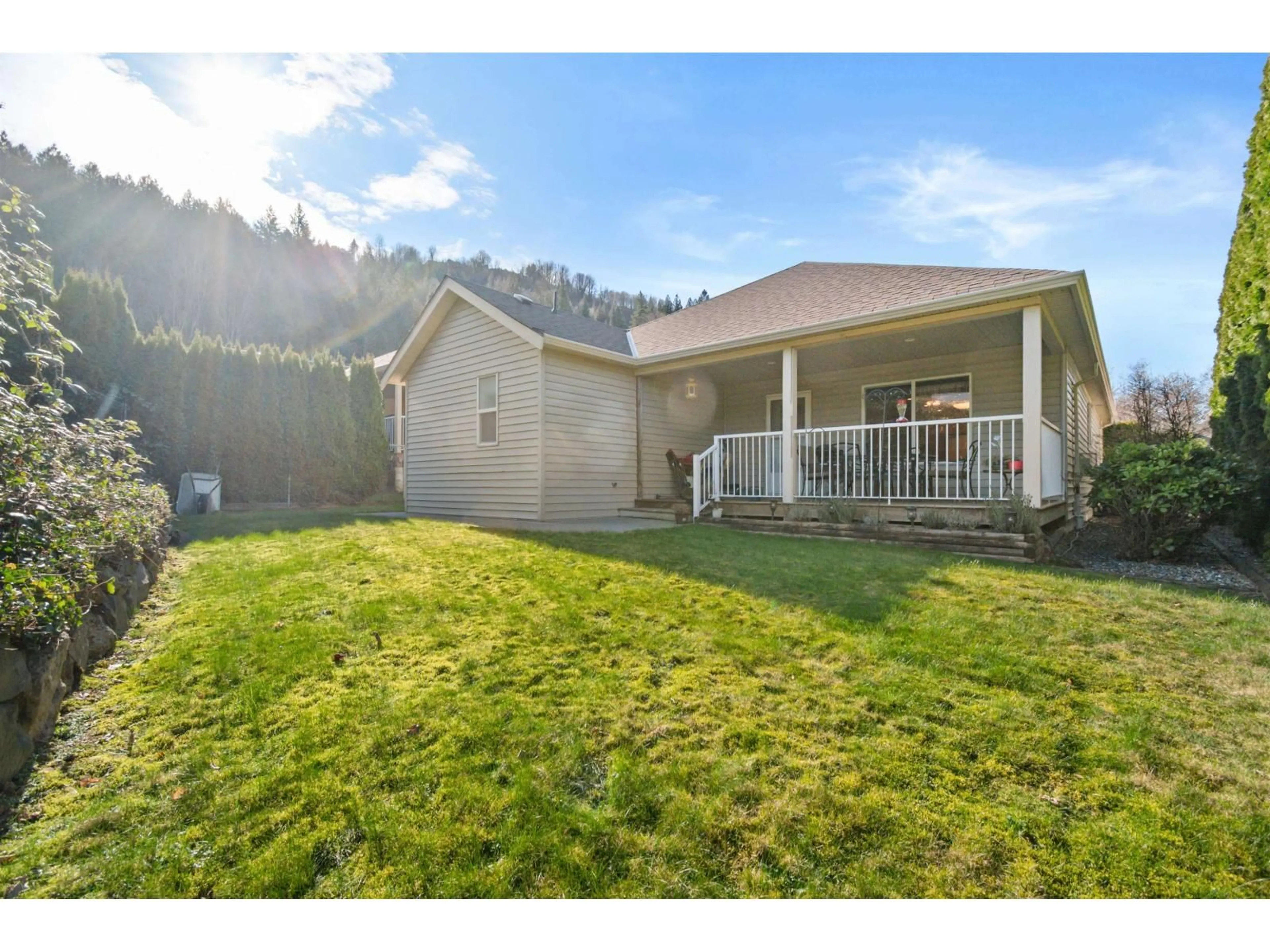 Home with vinyl exterior material, mountain view for 11 - 43875 CHILLIWACK MOUNTAIN ROAD, Chilliwack British Columbia V2R5R6